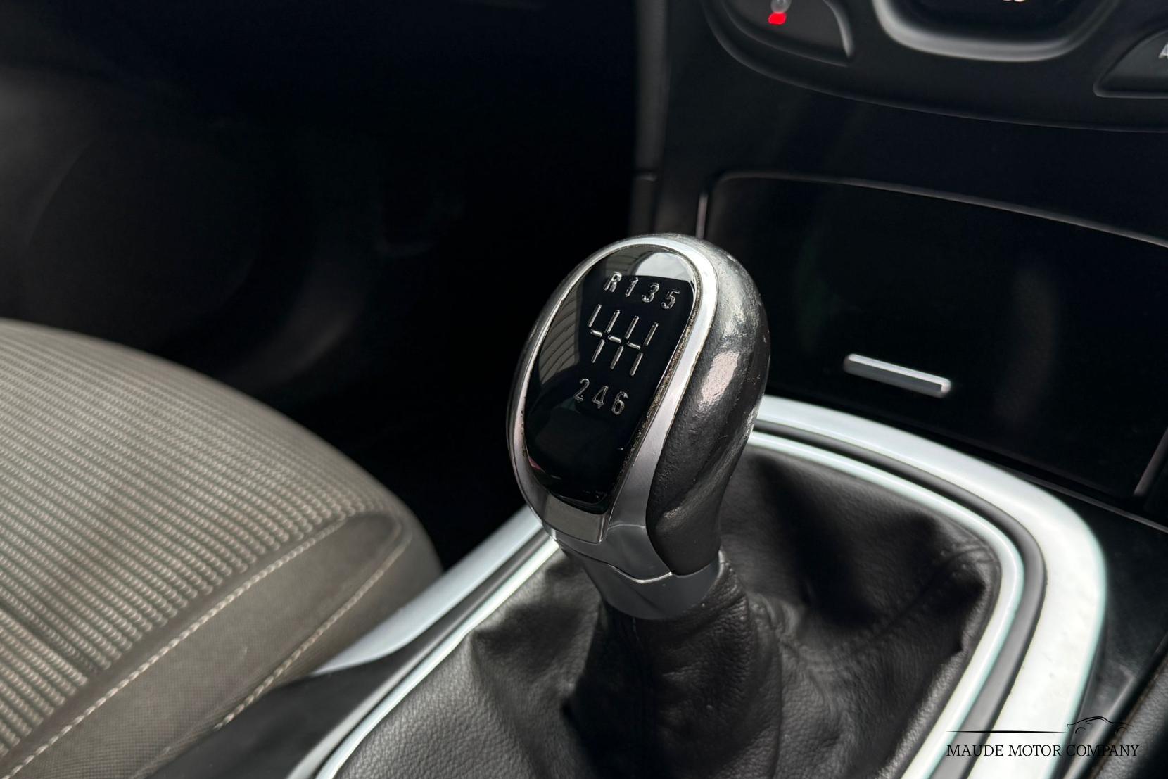 Vauxhall Insignia 2.0 CDTi ecoFLEX SRi VX Line Nav Sports Tourer 5dr Diesel Manual Euro 5 (s/s) (140 ps)