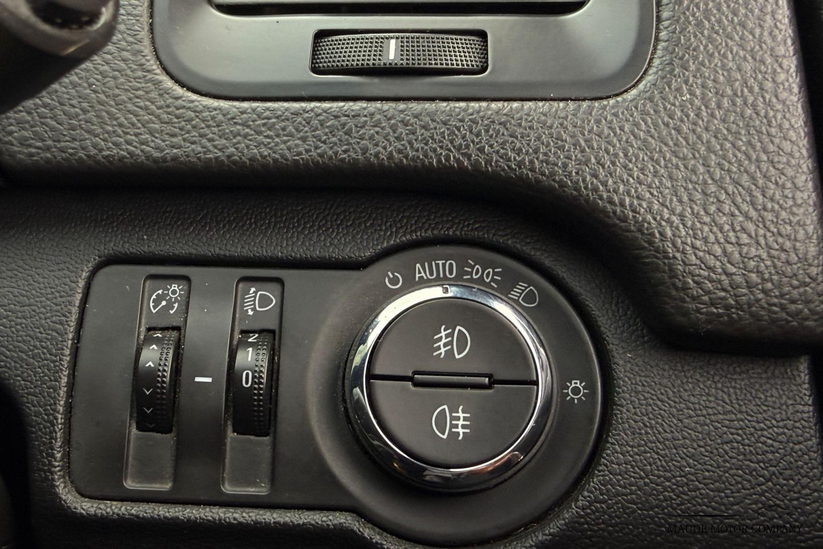 Vauxhall Insignia 2.0 CDTi ecoFLEX SRi VX Line Nav Sports Tourer 5dr Diesel Manual Euro 5 (s/s) (140 ps)