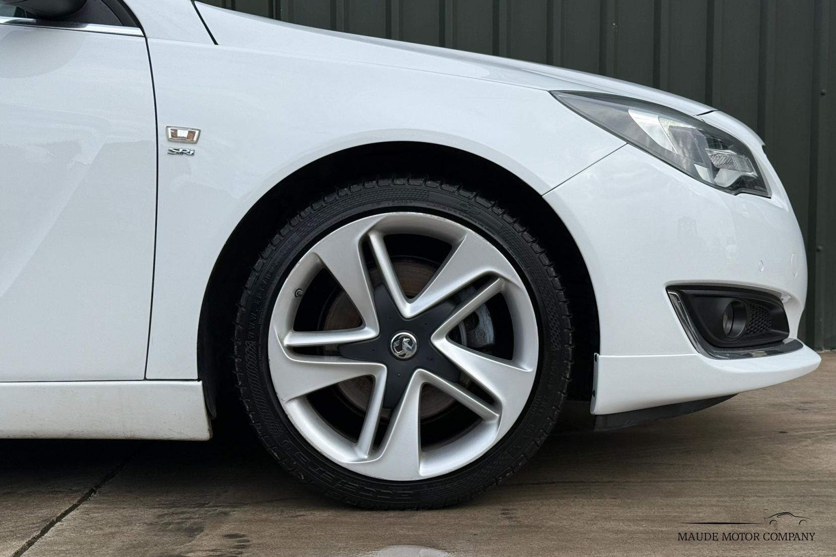 Vauxhall Insignia 2.0 CDTi ecoFLEX SRi VX Line Nav Sports Tourer 5dr Diesel Manual Euro 5 (s/s) (140 ps)