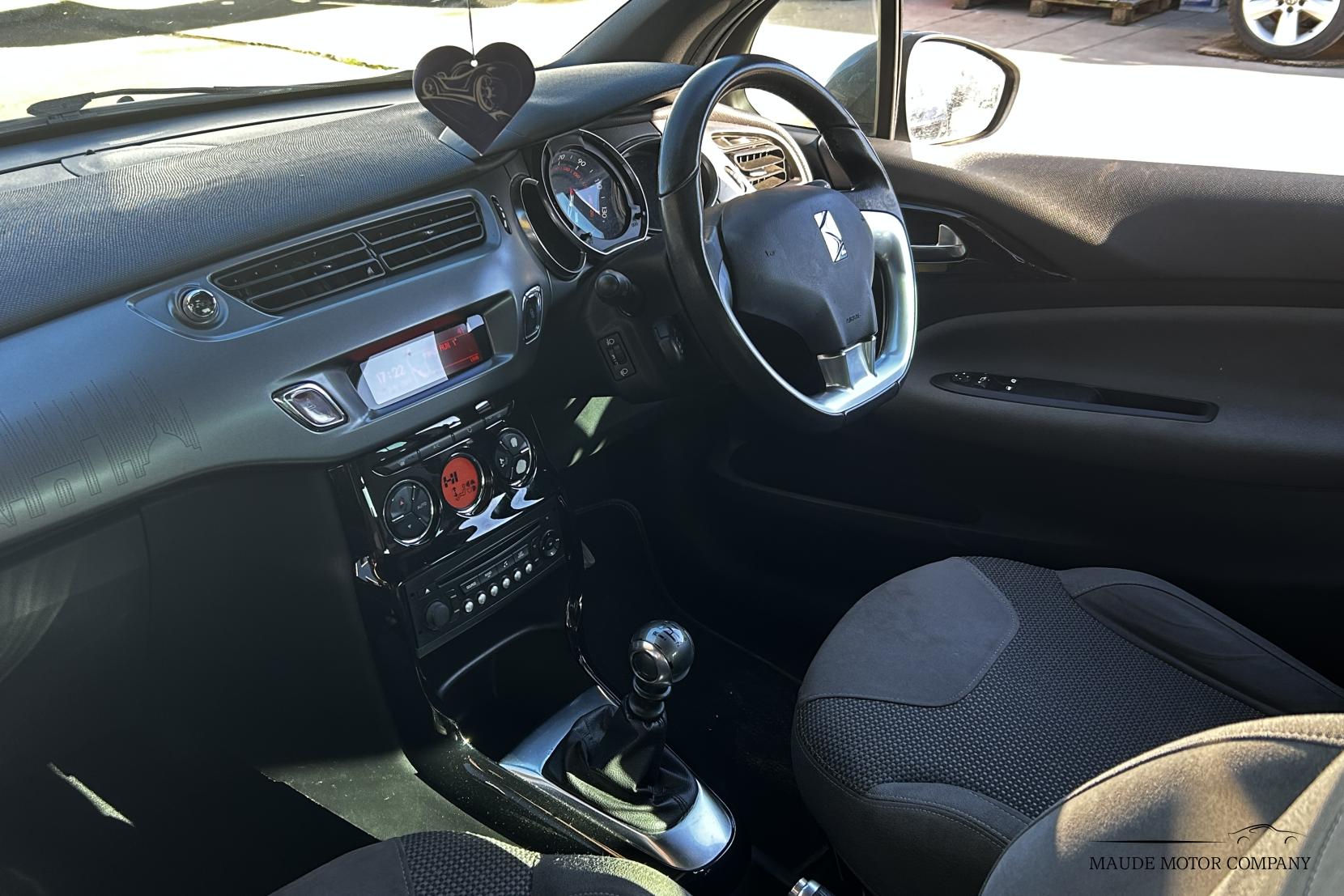 Citroen DS3 1.6 THP DStyle Techno Hatchback 3dr Petrol Manual Euro 5 (155 ps)