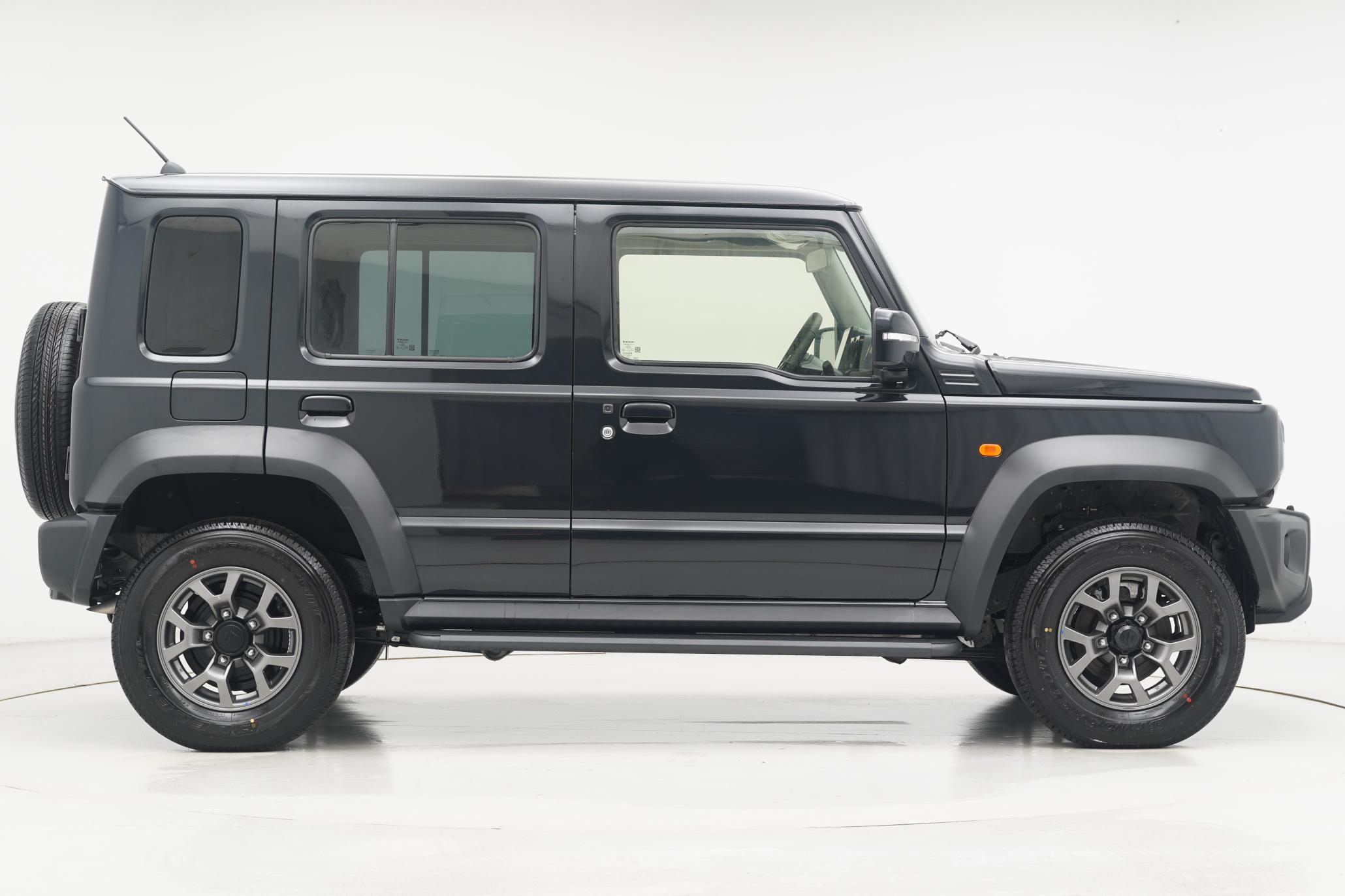 Suzuki Jimny Suzuki Jimny 1.5 SZC, 5 DOOR LWB, NOMADE LEATHER