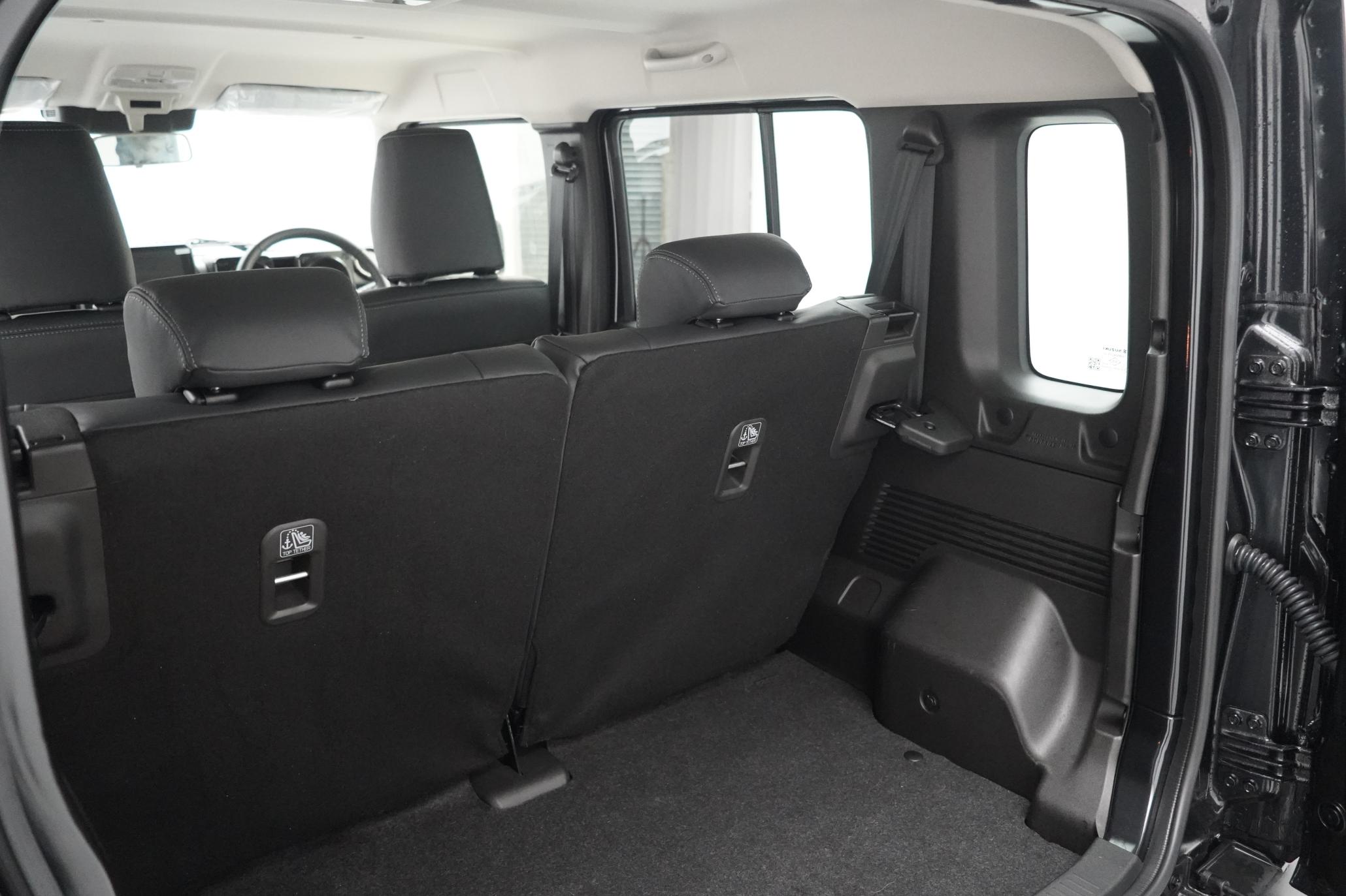 Suzuki Jimny Suzuki Jimny 1.5 SZC, 5 DOOR LWB, NOMADE LEATHER