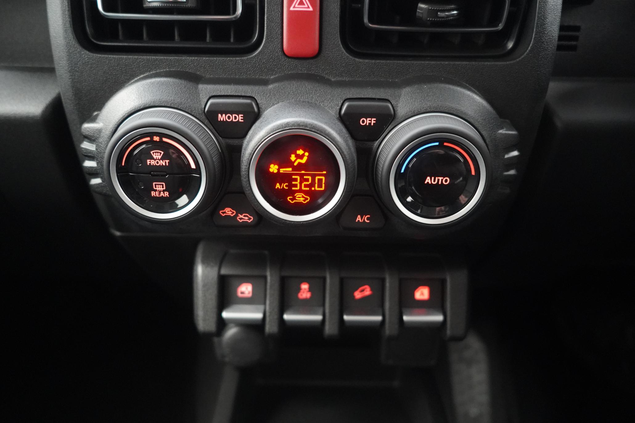 Suzuki Jimny Suzuki Jimny 1.5 SZC, 5 DOOR LWB, NOMADE LEATHER