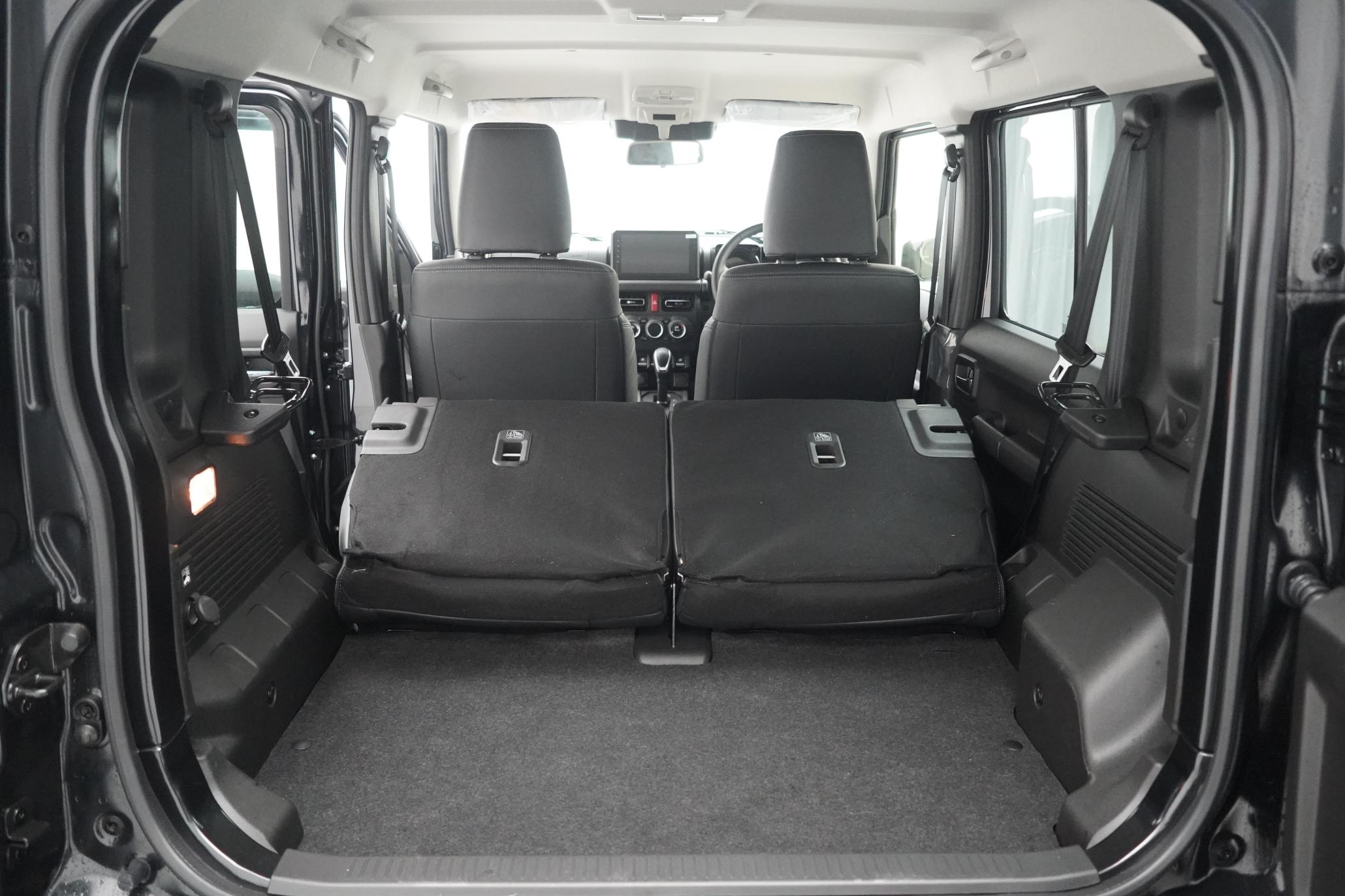 Suzuki Jimny Suzuki Jimny 1.5 SZC, 5 DOOR LWB, NOMADE LEATHER