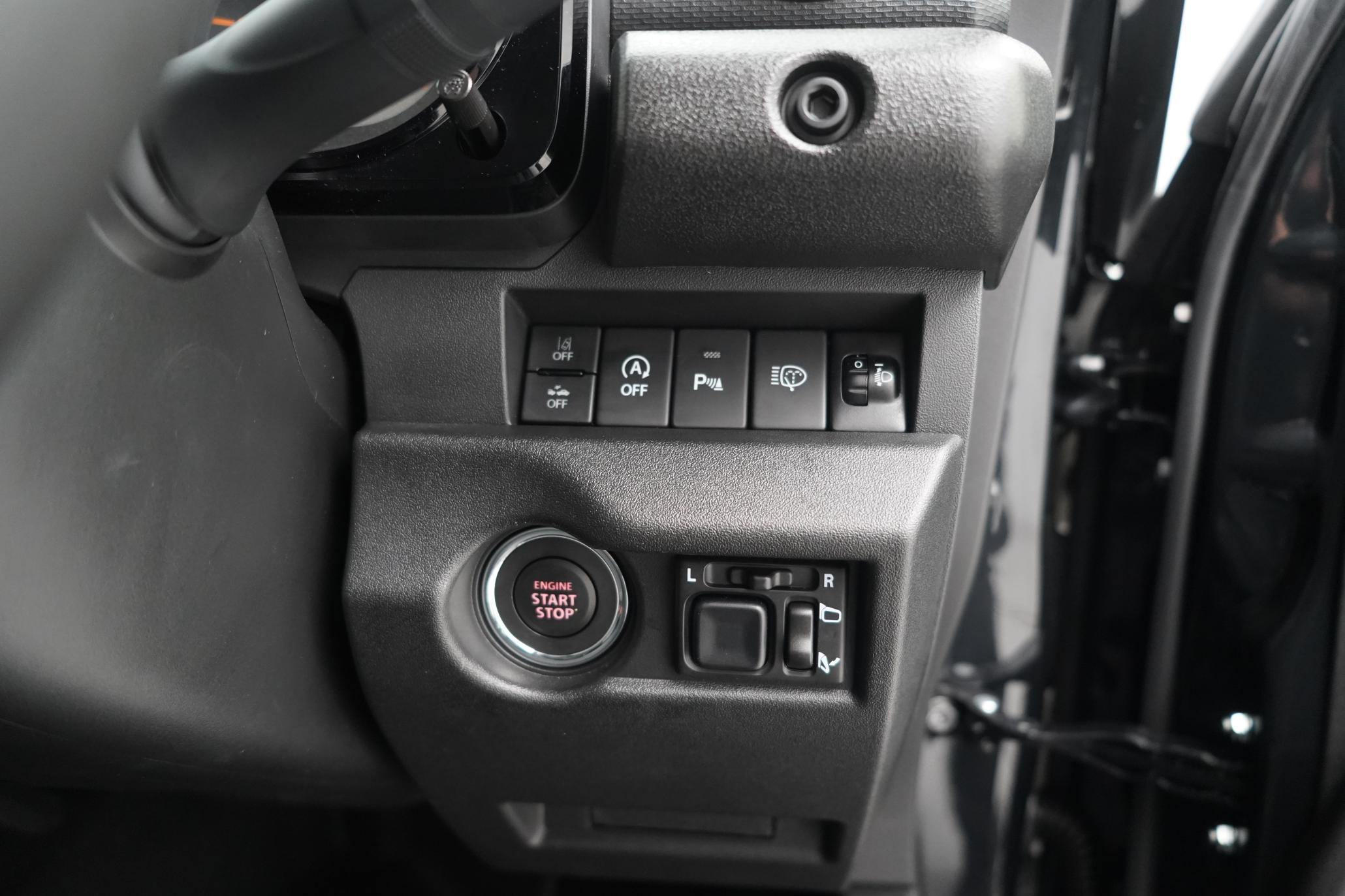 Suzuki Jimny Suzuki Jimny 1.5 SZC, 5 DOOR LWB, NOMADE LEATHER