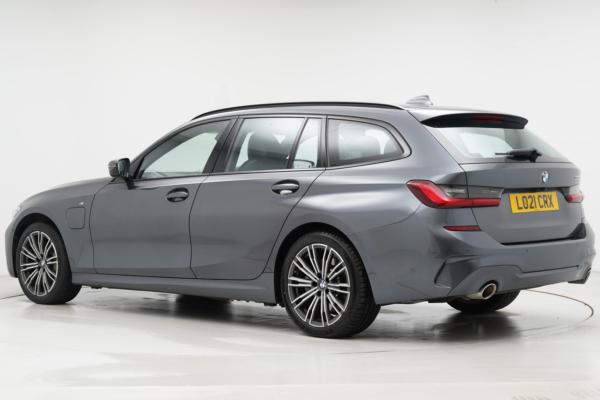 BMW 3 Series 2.0 330e 12kWh M Sport Touring 5dr Petrol Plug-in Hybrid Auto Euro 6 (s/s) (292 ps)