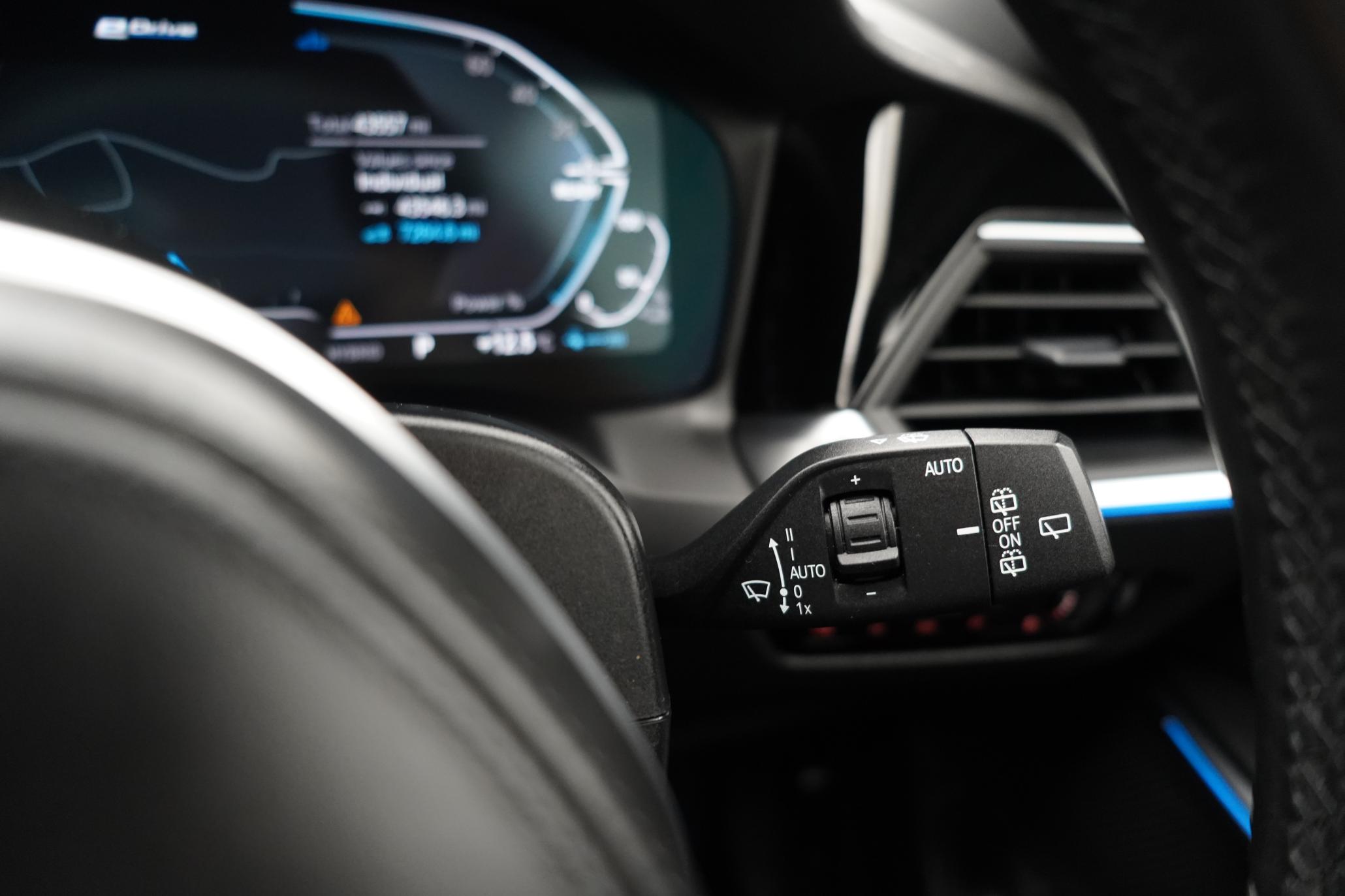 BMW 3 Series 2.0 330e 12kWh M Sport Touring 5dr Petrol Plug-in Hybrid Auto Euro 6 (s/s) (292 ps)