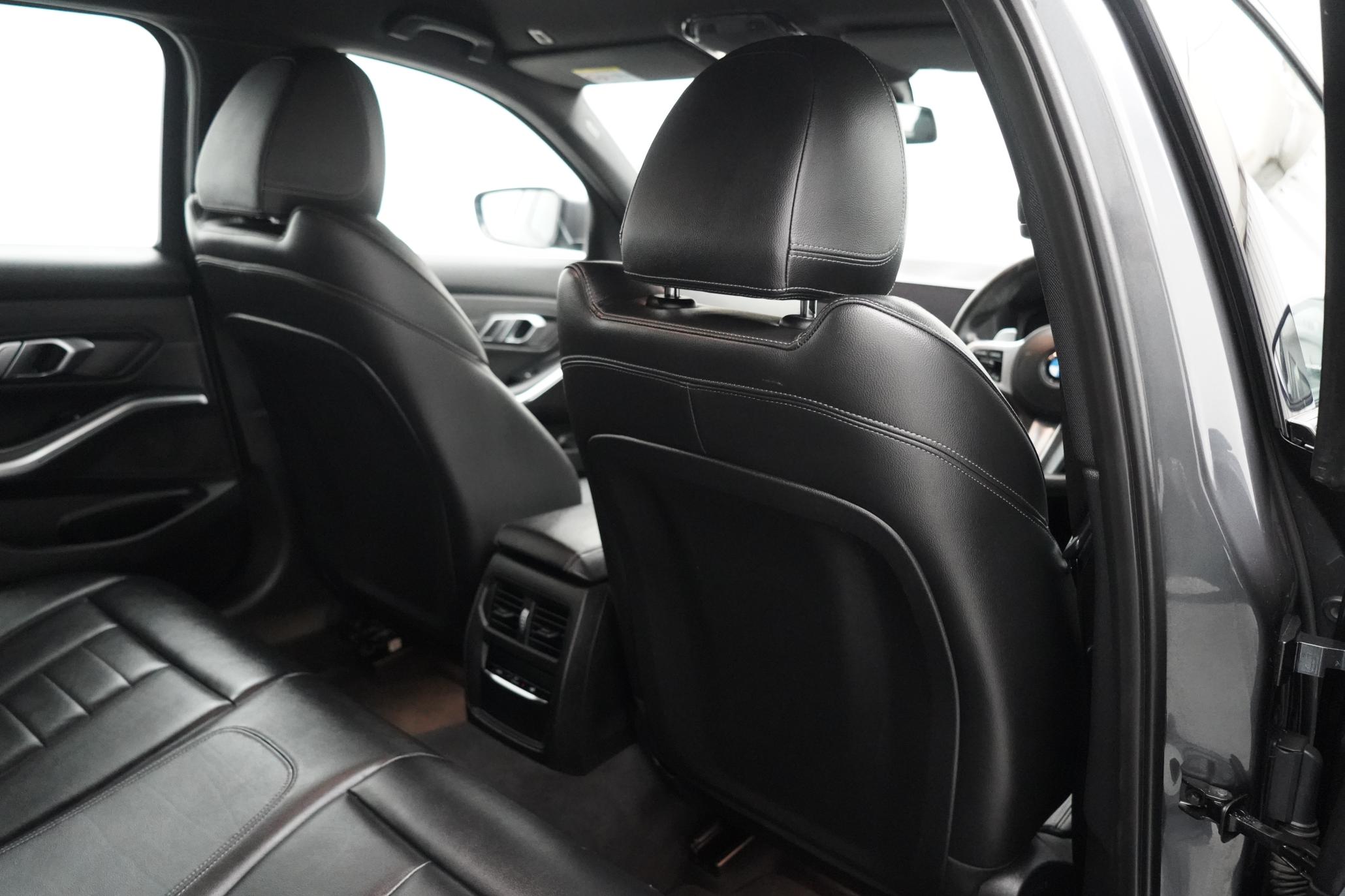 BMW 3 Series 2.0 330e 12kWh M Sport Touring 5dr Petrol Plug-in Hybrid Auto Euro 6 (s/s) (292 ps)