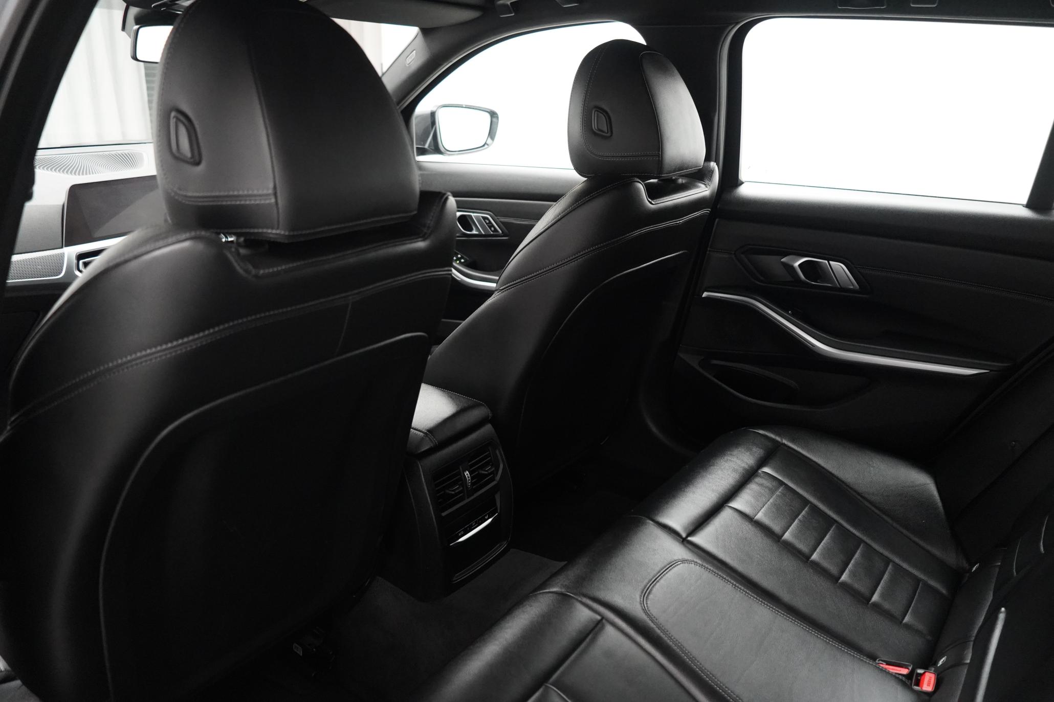 BMW 3 Series 2.0 330e 12kWh M Sport Touring 5dr Petrol Plug-in Hybrid Auto Euro 6 (s/s) (292 ps)