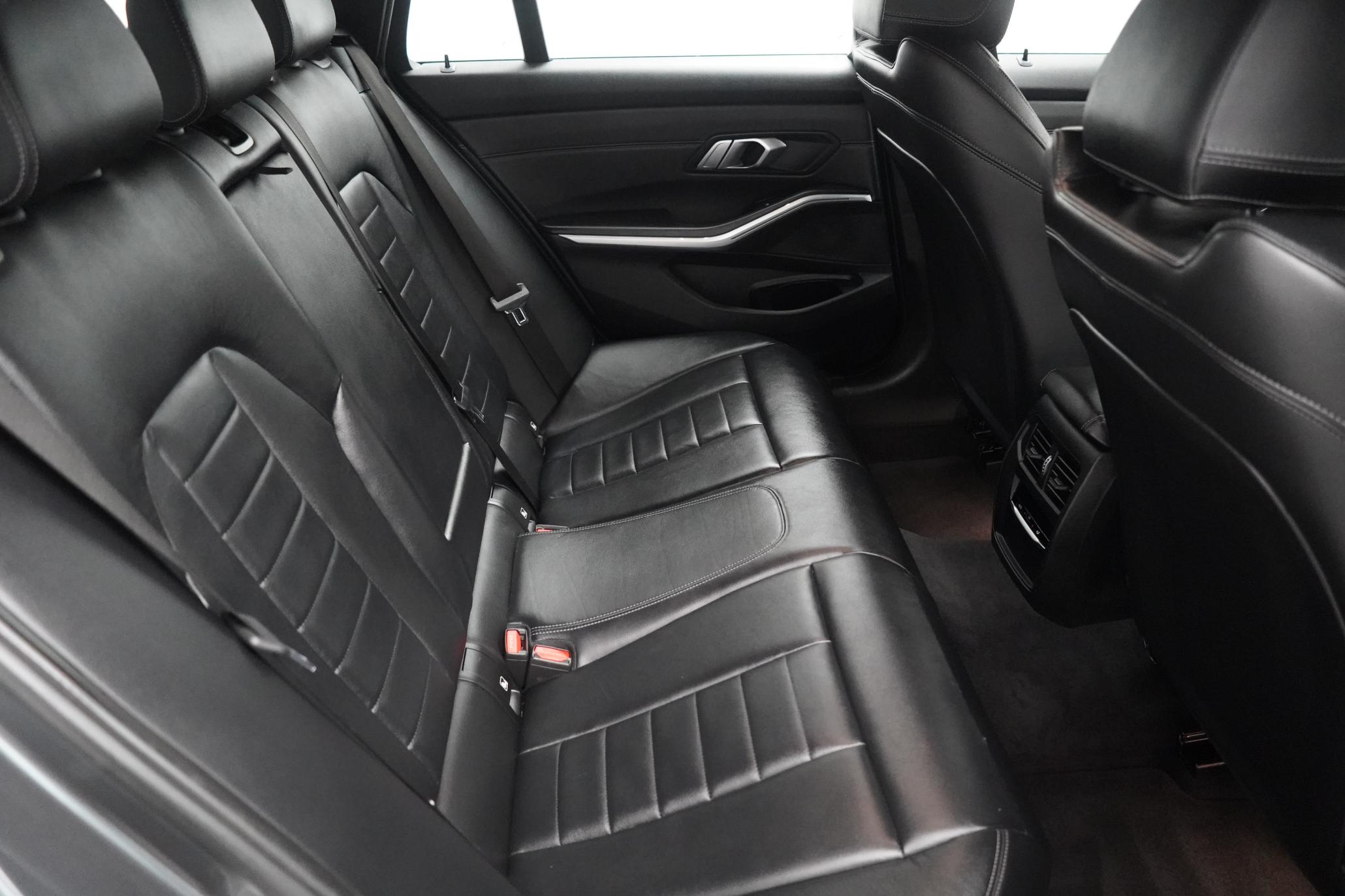 BMW 3 Series 2.0 330e 12kWh M Sport Touring 5dr Petrol Plug-in Hybrid Auto Euro 6 (s/s) (292 ps)