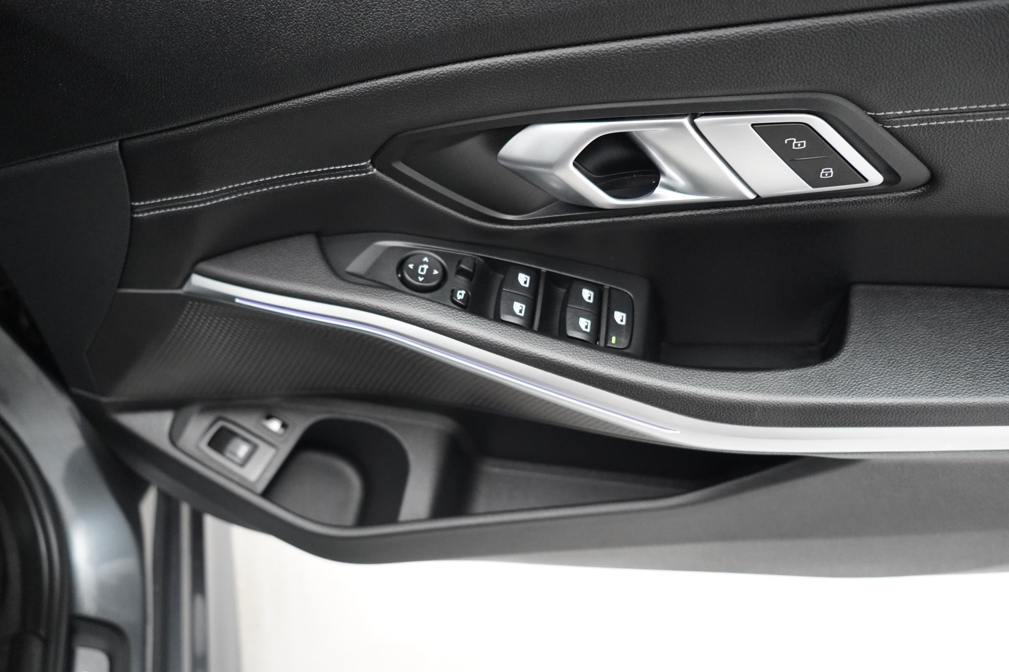 BMW 3 Series 2.0 330e 12kWh M Sport Touring 5dr Petrol Plug-in Hybrid Auto Euro 6 (s/s) (292 ps)