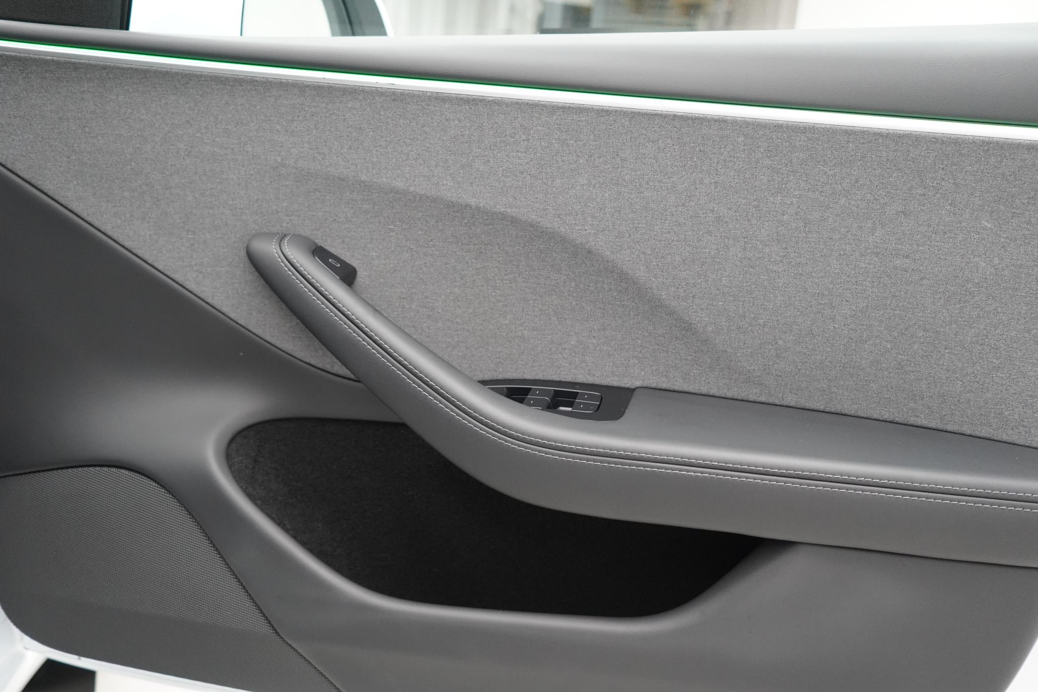 Tesla Model 3 Saloon 4dr Electric Auto RWD (208 ps)