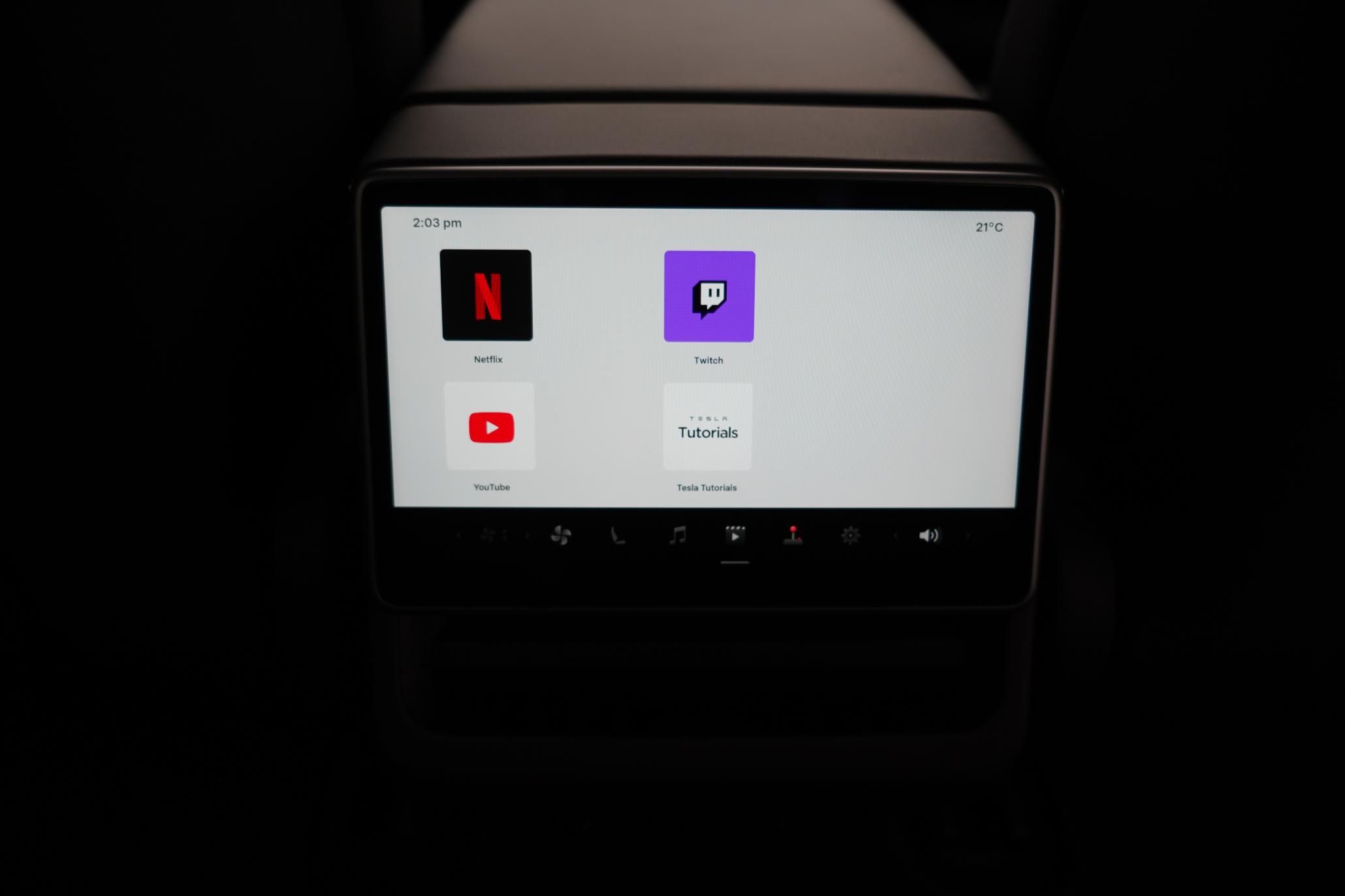 Tesla Model 3 Saloon 4dr Electric Auto RWD (208 ps)