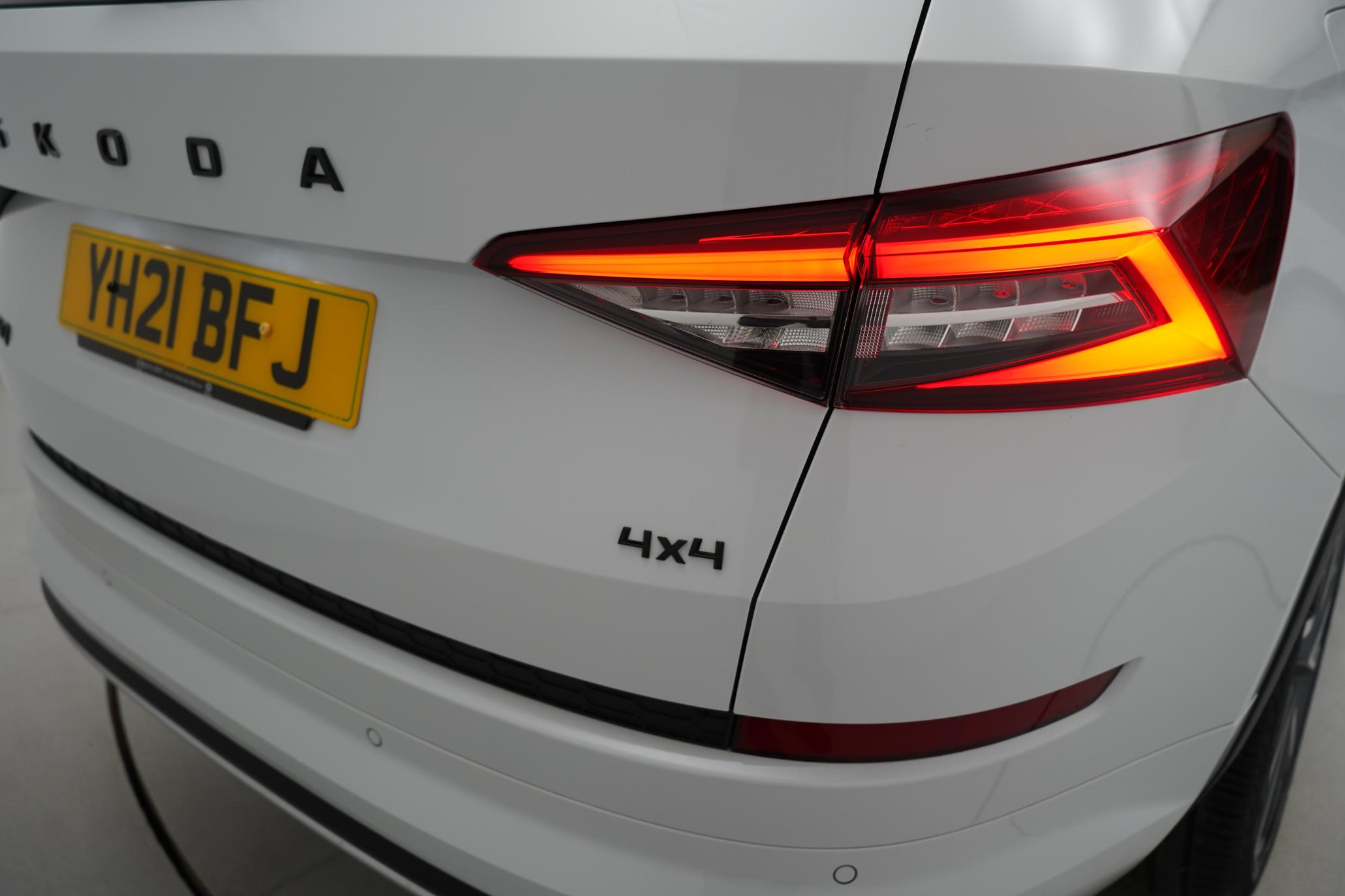 Skoda Kodiaq 2.0 TDI SportLine SUV 5dr Diesel DSG 4WD Euro 6 (s/s) (7 Seat) (150 ps)