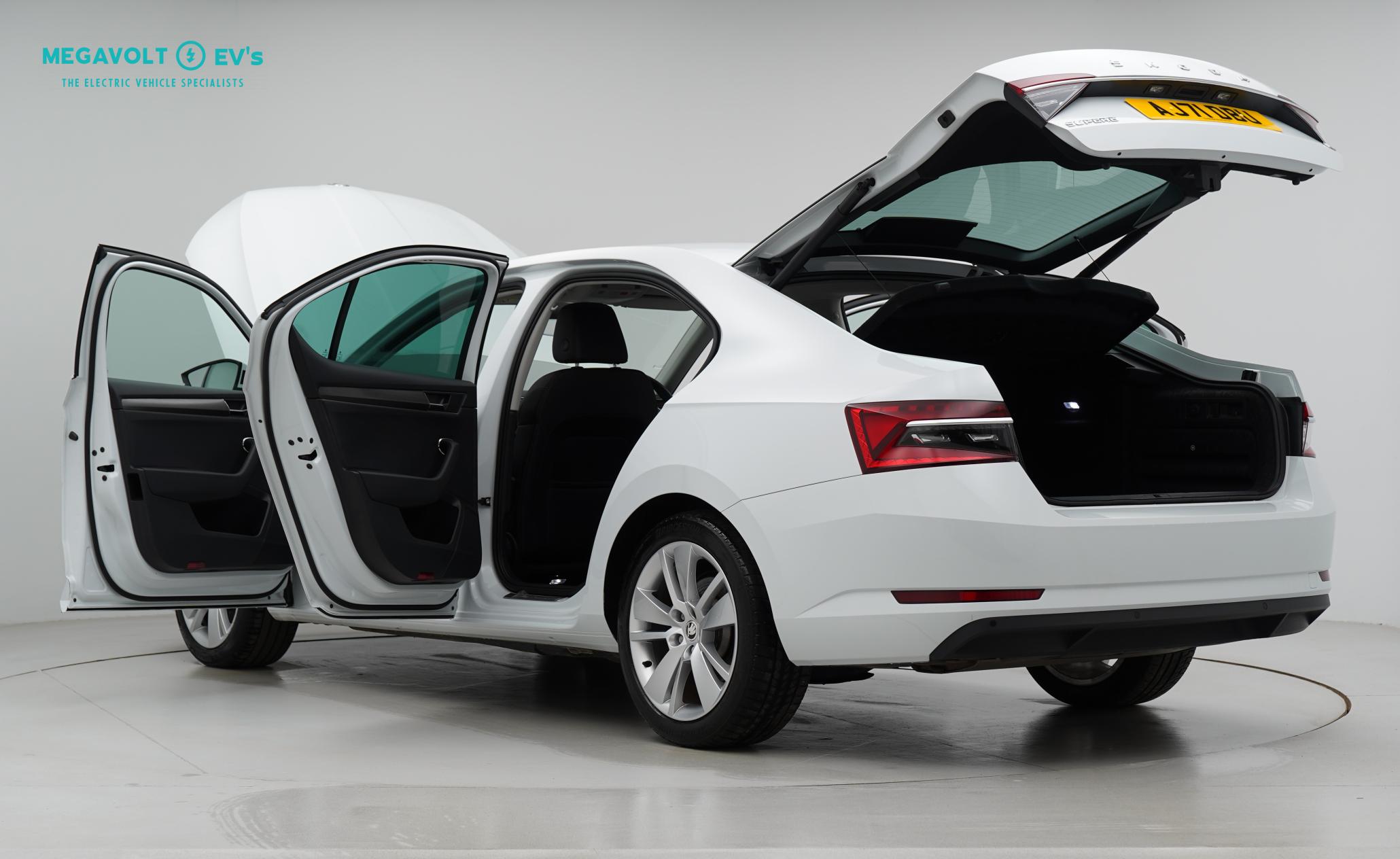 Skoda Superb 1.4 TSI iV 13kWh SE L Hatchback 5dr Petrol Plug-in Hybrid DSG Euro 6 (s/s) (218 ps)