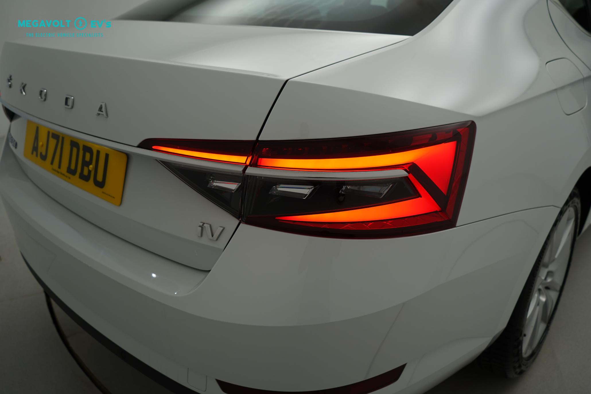 Skoda Superb 1.4 TSI iV 13kWh SE L Hatchback 5dr Petrol Plug-in Hybrid DSG Euro 6 (s/s) (218 ps)