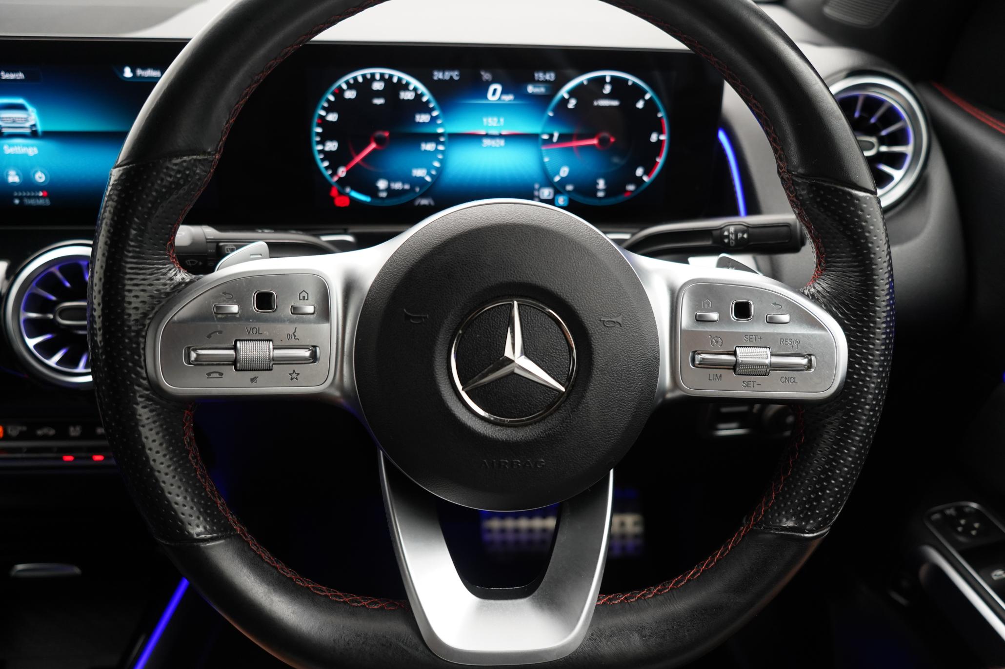 Mercedes-Benz GLB 2.0 GLB220d AMG Line (Premium) SUV 5dr Diesel 8G-DCT 4MATIC Euro 6 (s/s) (190 ps)
