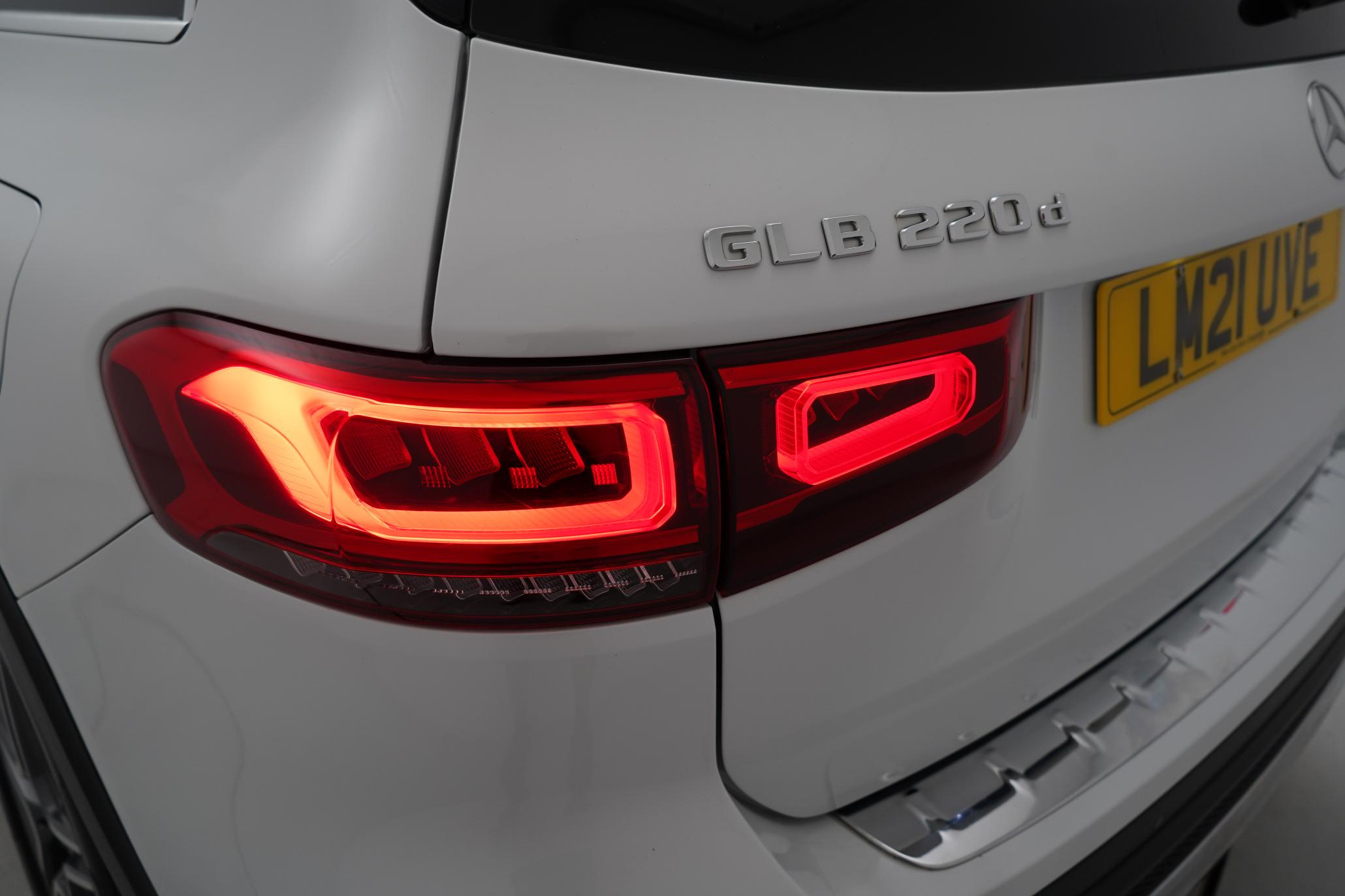 Mercedes-Benz GLB 2.0 GLB220d AMG Line (Premium) SUV 5dr Diesel 8G-DCT 4MATIC Euro 6 (s/s) (190 ps)