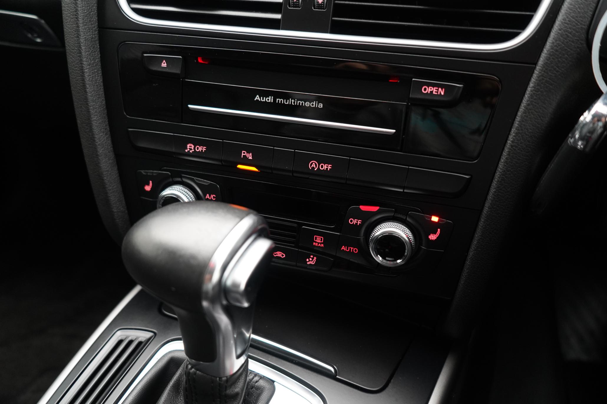 Audi A4 Avant 2.0 TFSI S line Estate 5dr Petrol Multitronic Euro 5 (s/s) (211 ps)