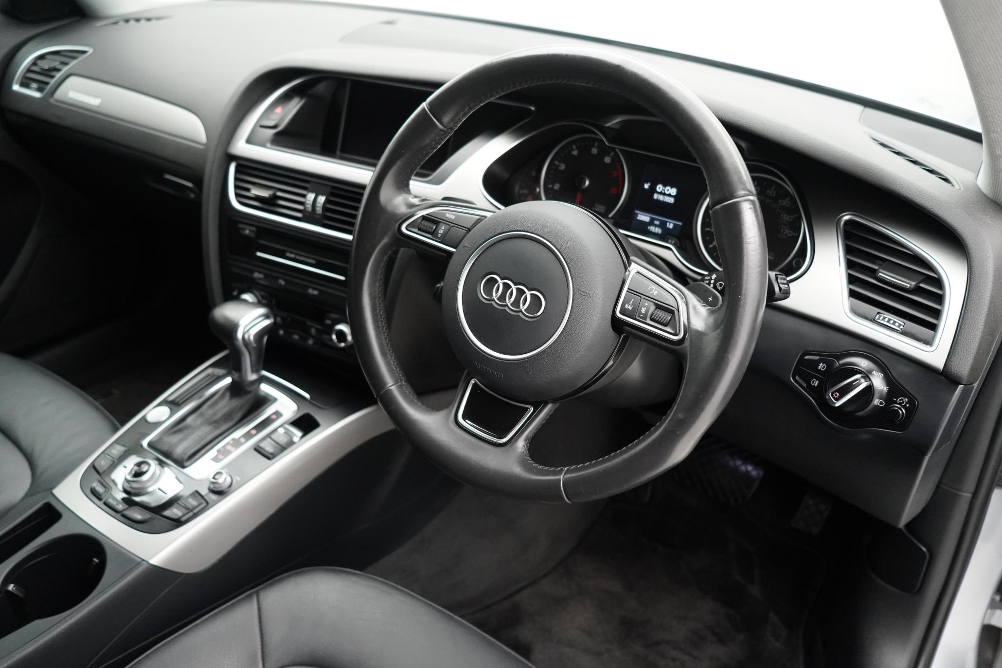 Audi A4 Avant 2.0 TFSI S line Estate 5dr Petrol Multitronic Euro 5 (s/s) (211 ps)
