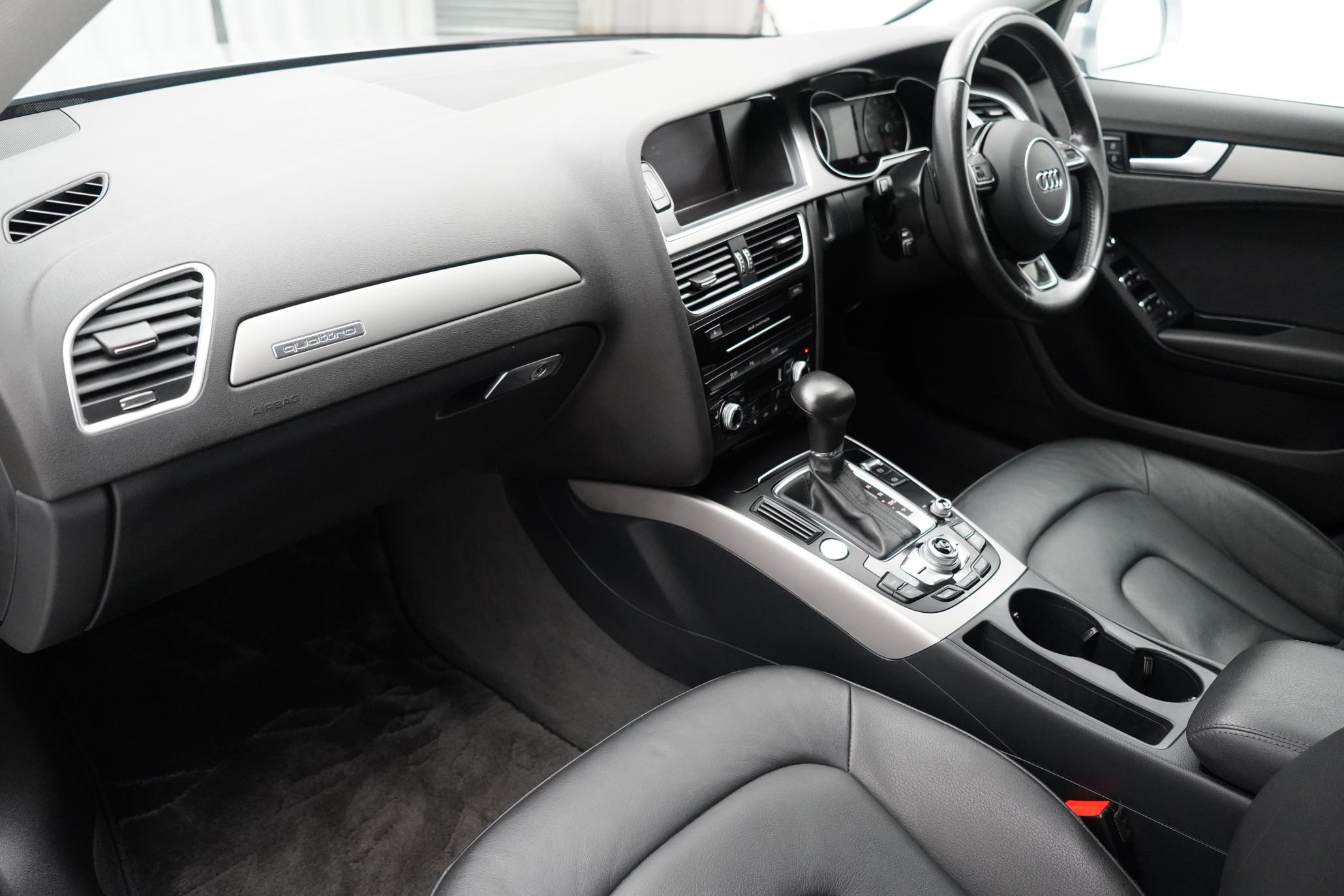 Audi A4 Avant 2.0 TFSI S line Estate 5dr Petrol Multitronic Euro 5 (s/s) (211 ps)