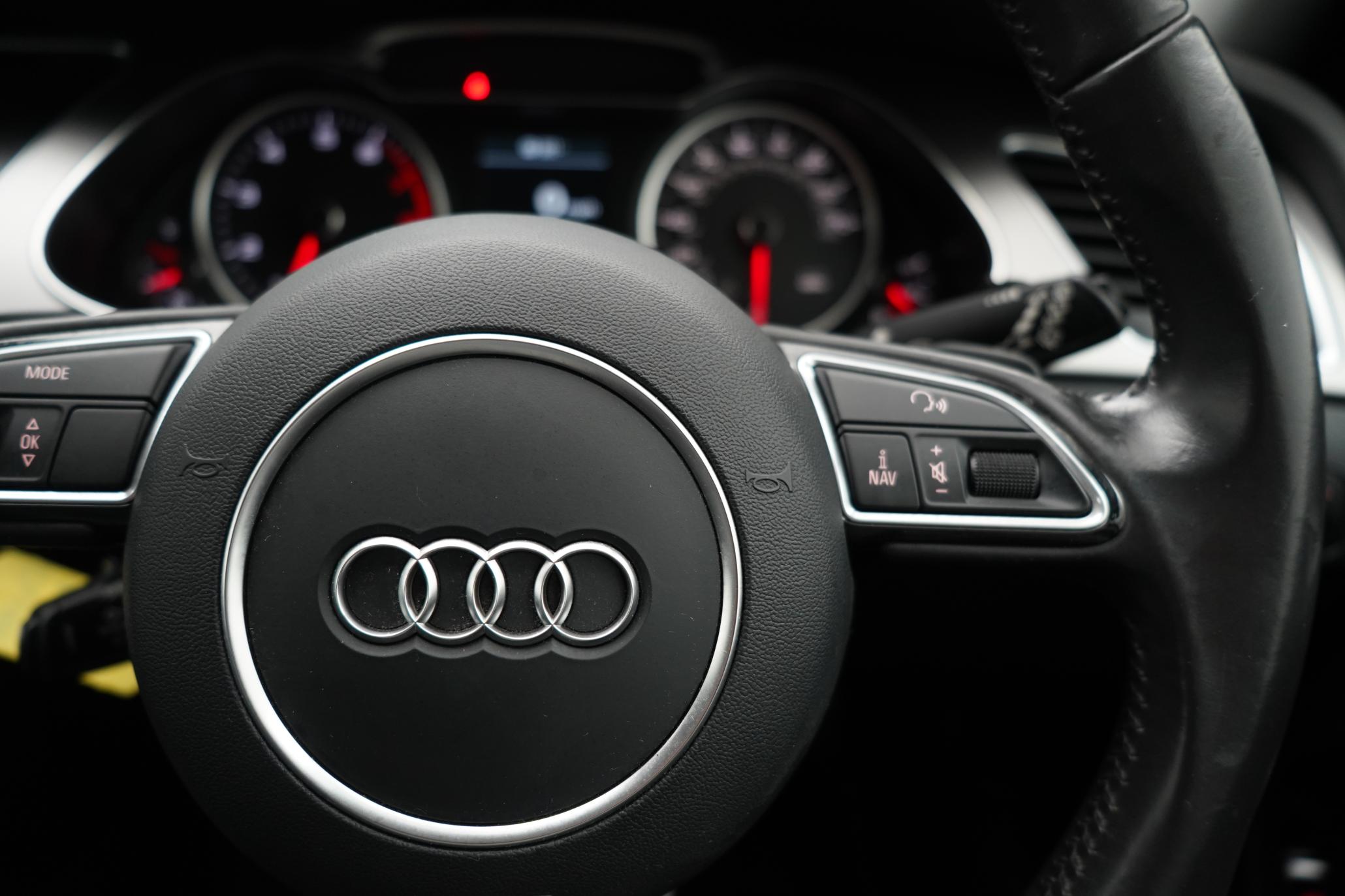 Audi A4 Avant 2.0 TFSI S line Estate 5dr Petrol Multitronic Euro 5 (s/s) (211 ps)
