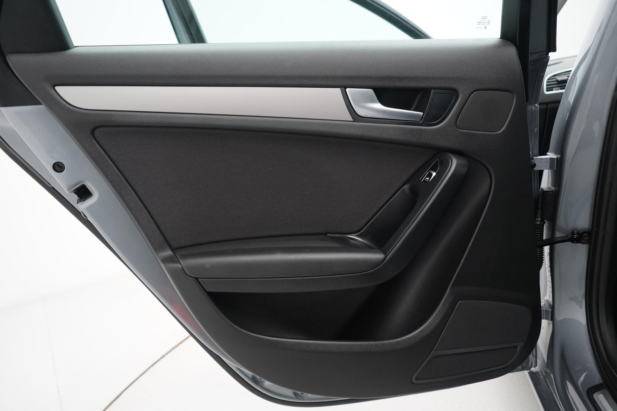 Audi A4 Avant 2.0 TFSI S line Estate 5dr Petrol S Tronic quattro Euro 5 (s/s) (211 ps)