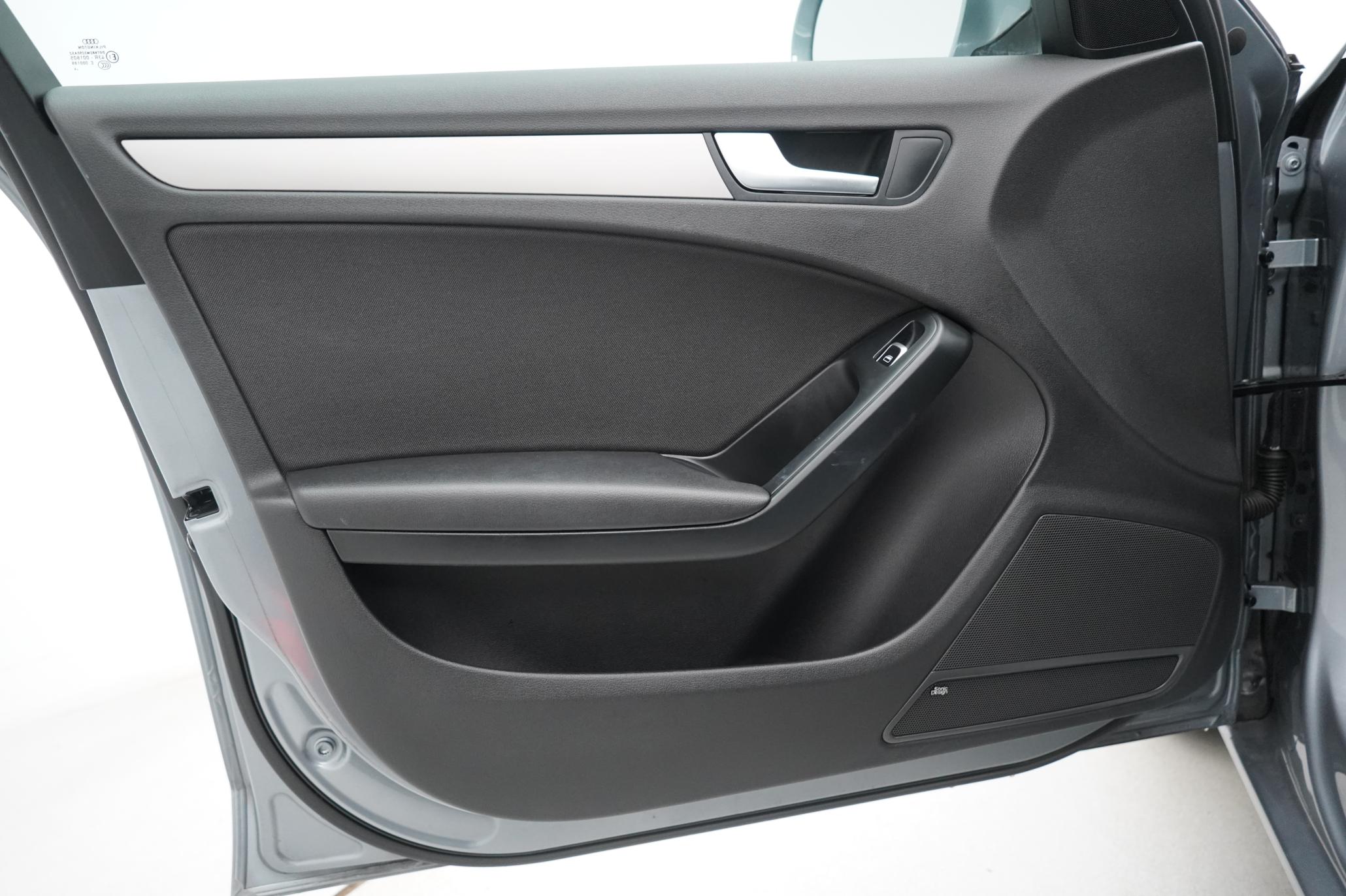 Audi A4 Avant 2.0 TFSI S line Estate 5dr Petrol S Tronic quattro Euro 5 (s/s) (211 ps)