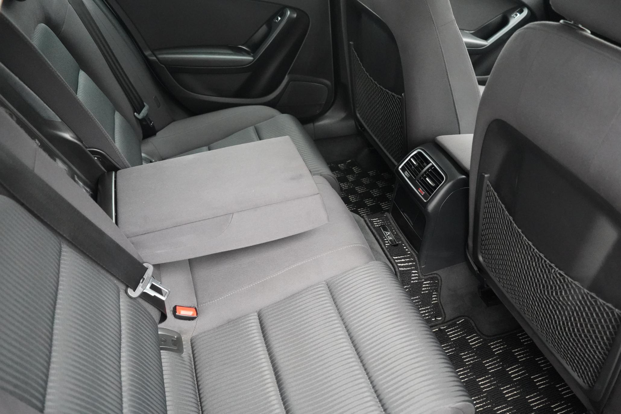 Audi A4 Avant 2.0 TFSI S line Estate 5dr Petrol S Tronic quattro Euro 5 (s/s) (211 ps)