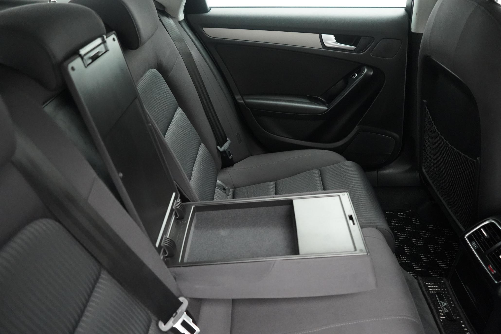 Audi A4 Avant 2.0 TFSI S line Estate 5dr Petrol S Tronic quattro Euro 5 (s/s) (211 ps)