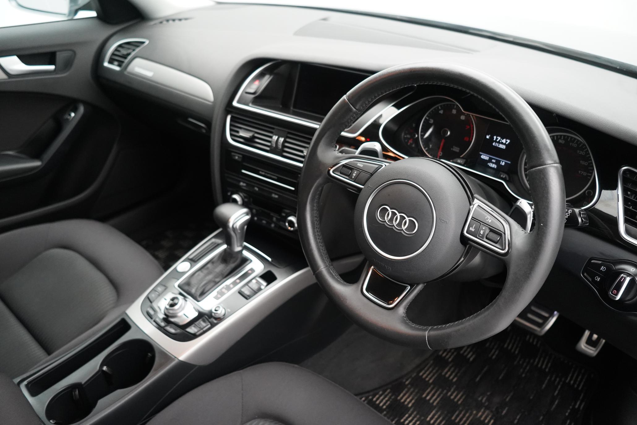 Audi A4 Avant 2.0 TFSI S line Estate 5dr Petrol S Tronic quattro Euro 5 (s/s) (211 ps)