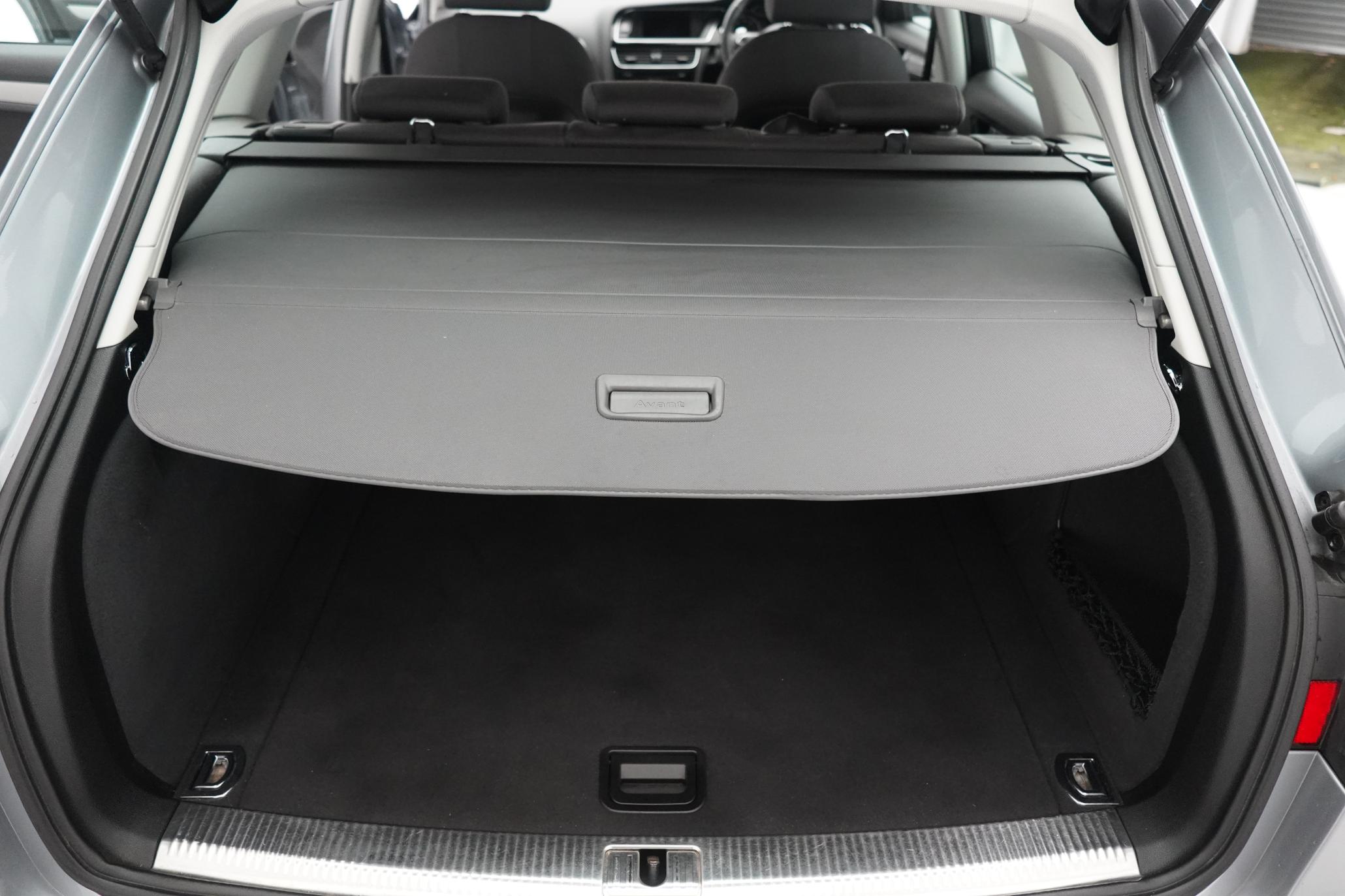 Audi A4 Avant 2.0 TFSI S line Estate 5dr Petrol S Tronic quattro Euro 5 (s/s) (211 ps)