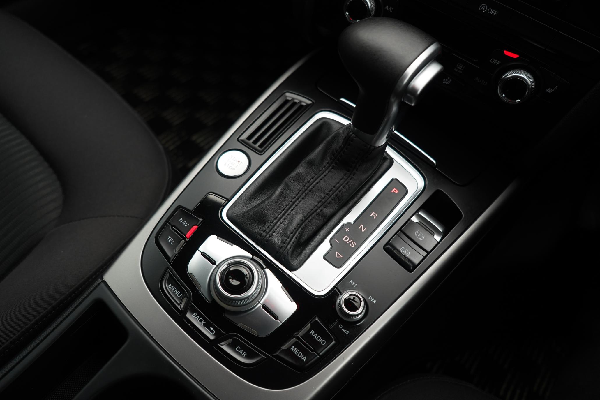 Audi A4 Avant 2.0 TFSI S line Estate 5dr Petrol S Tronic quattro Euro 5 (s/s) (211 ps)