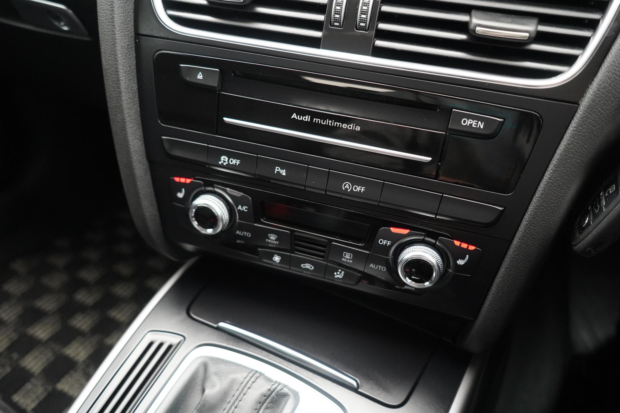 Audi A4 Avant 2.0 TFSI S line Estate 5dr Petrol S Tronic quattro Euro 5 (s/s) (211 ps)