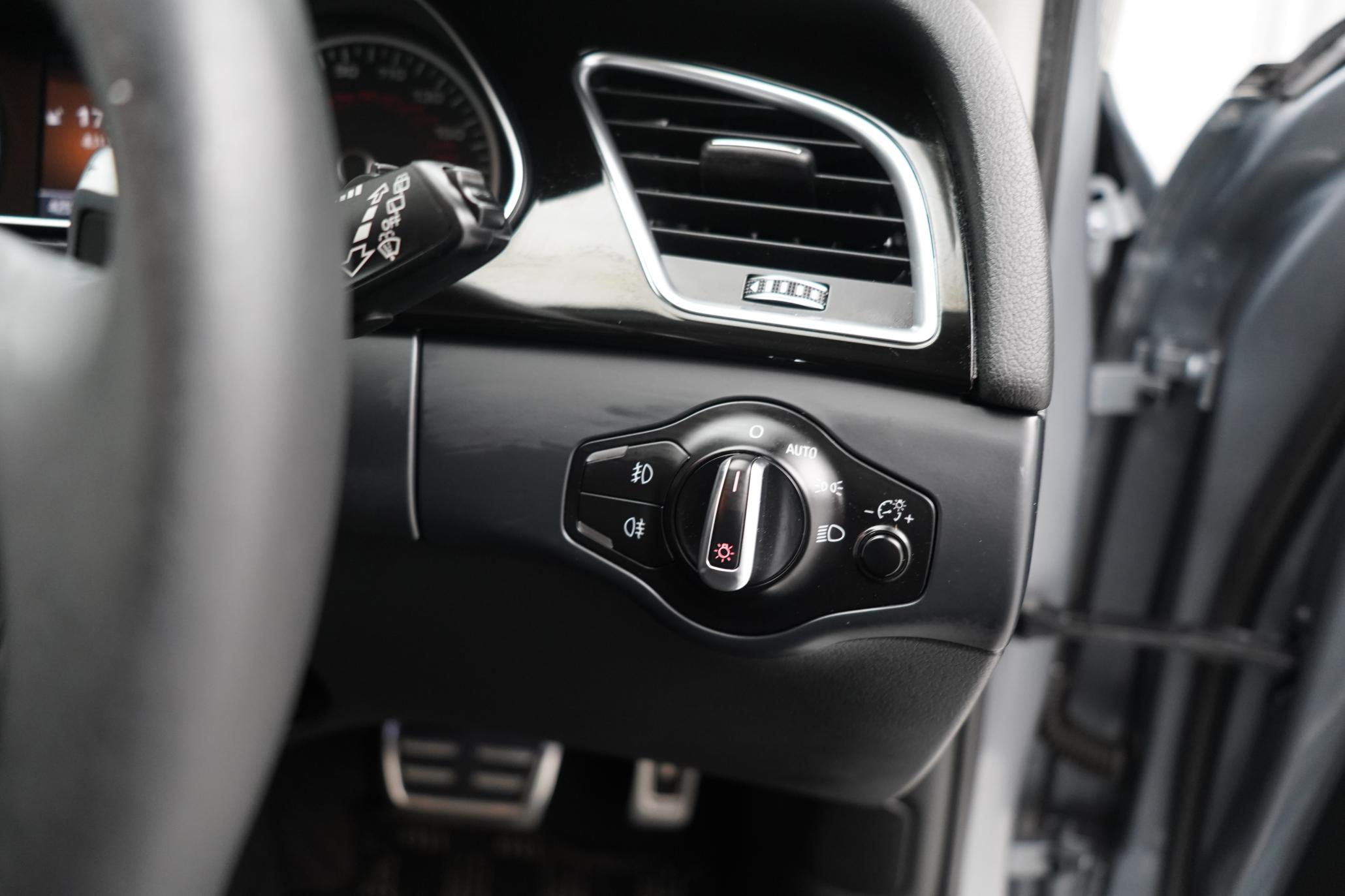 Audi A4 Avant 2.0 TFSI S line Estate 5dr Petrol S Tronic quattro Euro 5 (s/s) (211 ps)