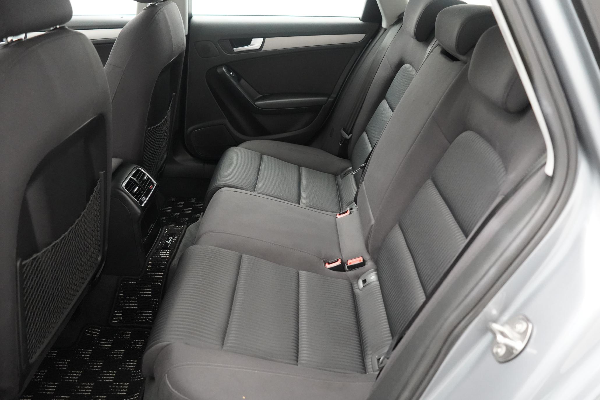 Audi A4 Avant 2.0 TFSI S line Estate 5dr Petrol S Tronic quattro Euro 5 (s/s) (211 ps)