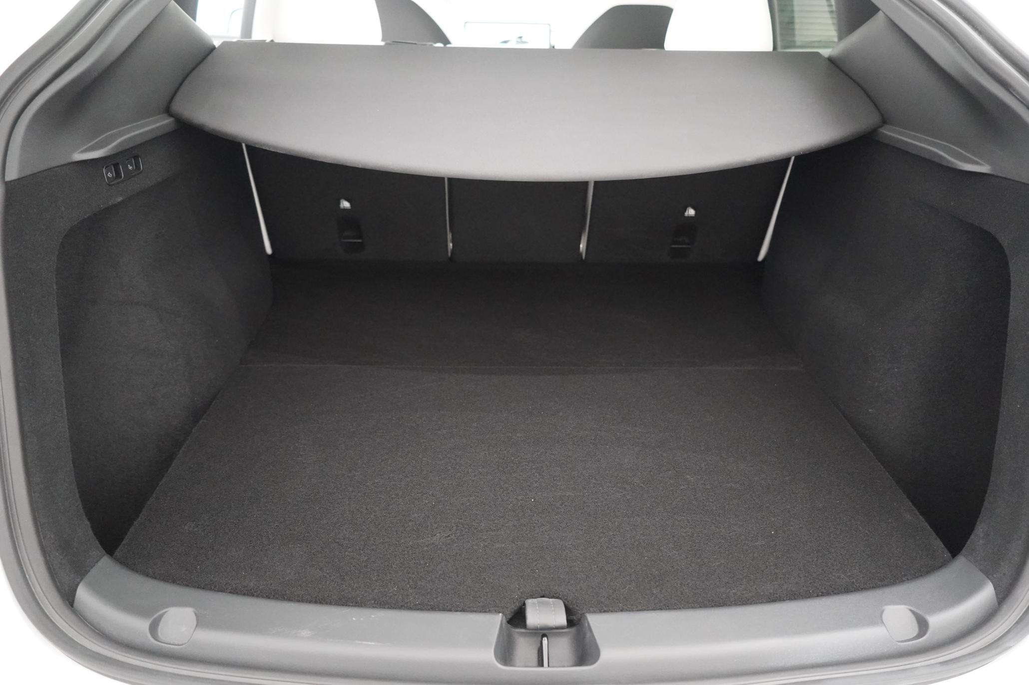 Tesla Model Y Long Range SUV 5dr Electric Auto RWD (346 ps)