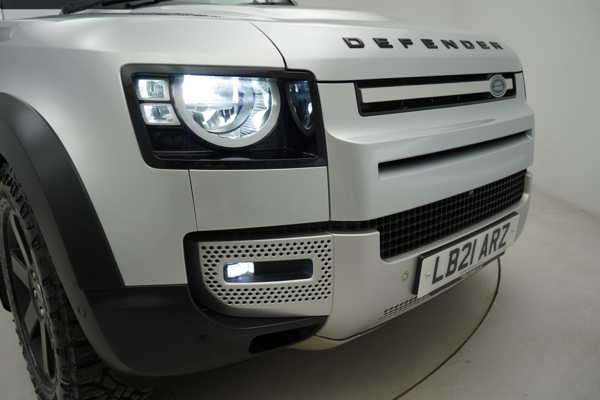 Land Rover Defender 110 2.0 SD4 S SUV 5dr Diesel Auto 4WD Euro 6 (s/s) (240 ps)
