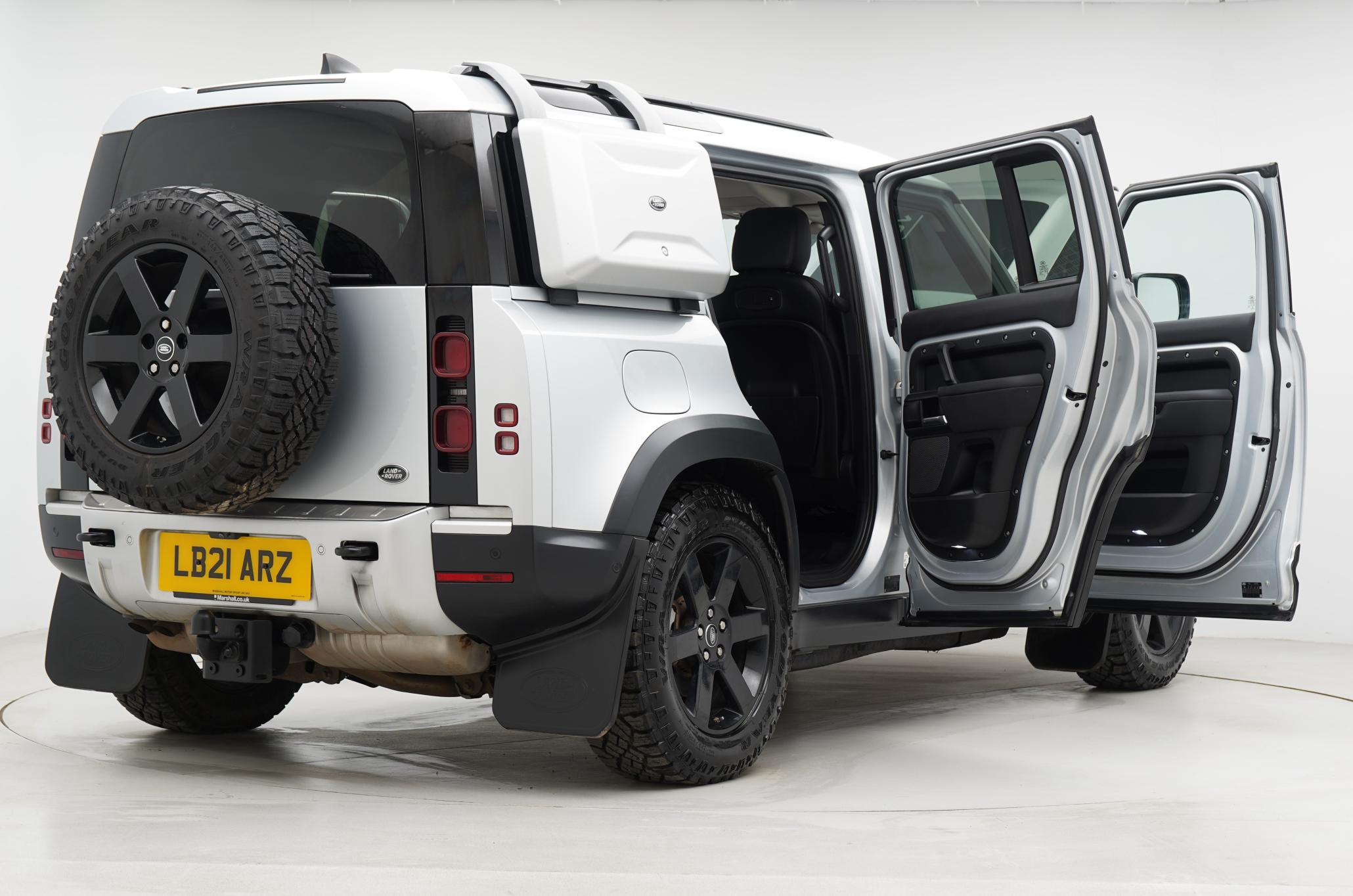Land Rover Defender 110 2.0 SD4 S SUV 5dr Diesel Auto 4WD Euro 6 (s/s) (240 ps)