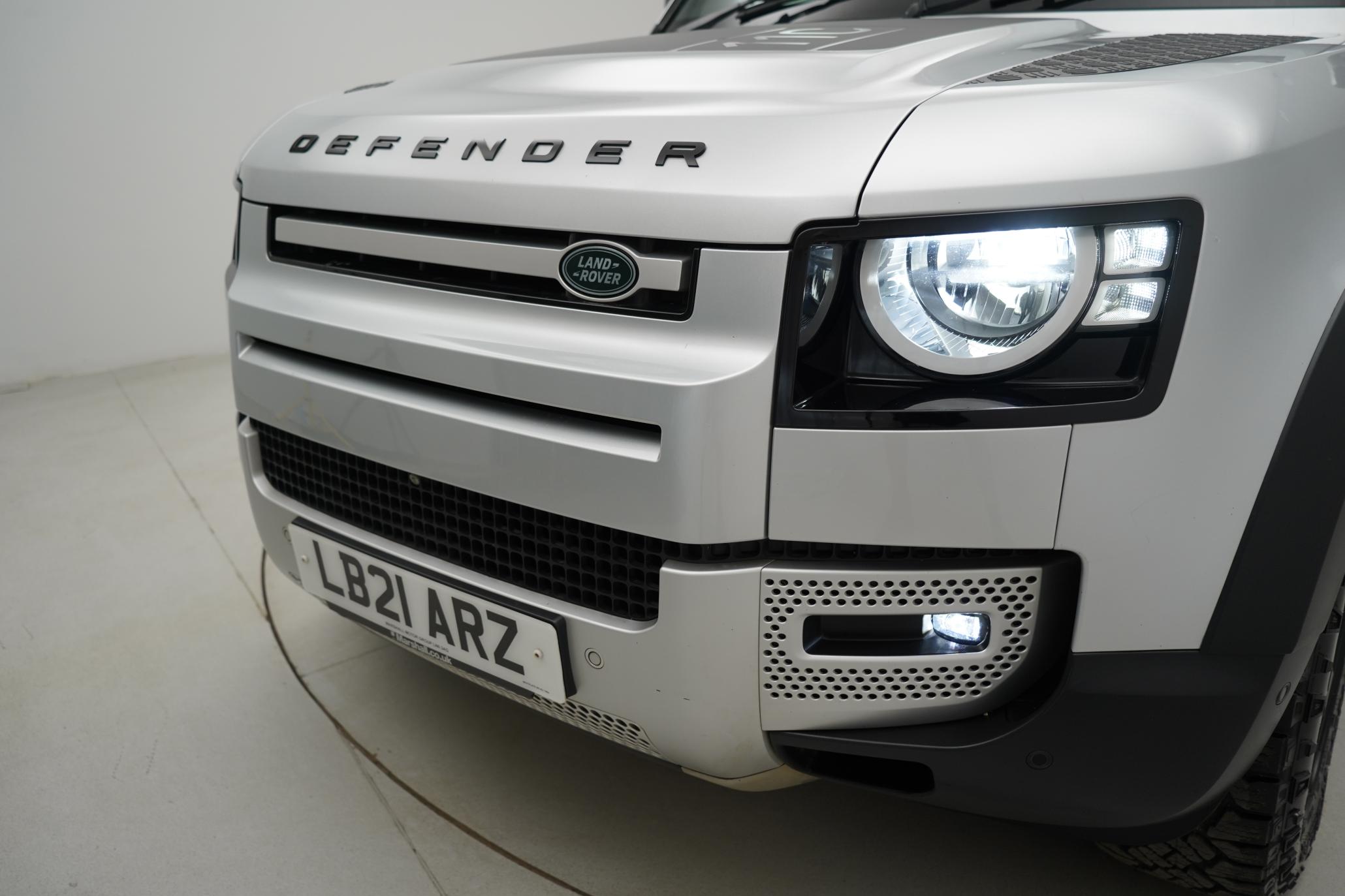 Land Rover Defender 110 2.0 SD4 S SUV 5dr Diesel Auto 4WD Euro 6 (s/s) (240 ps)