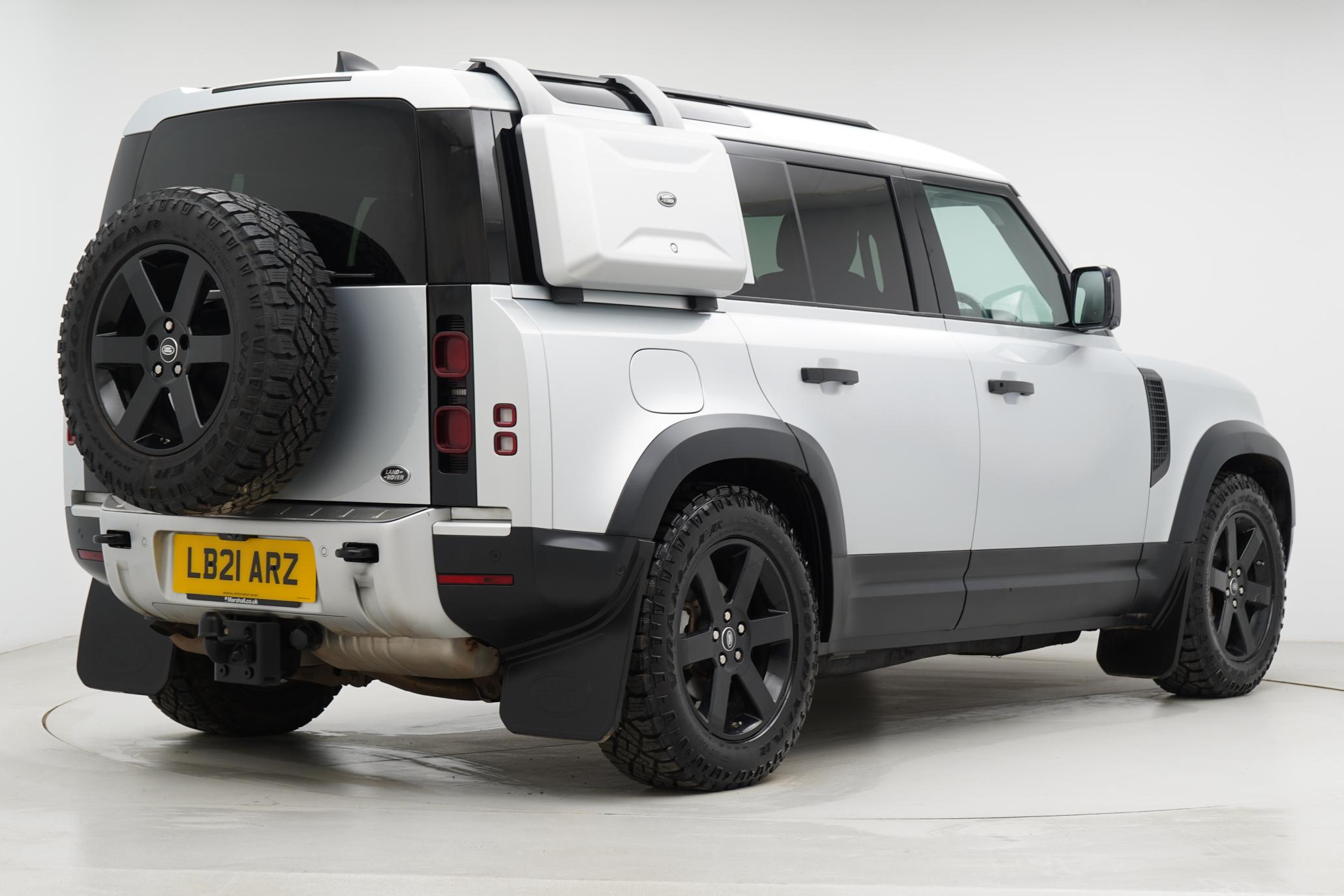Land Rover Defender 110 2.0 SD4 S SUV 5dr Diesel Auto 4WD Euro 6 (s/s) (240 ps)
