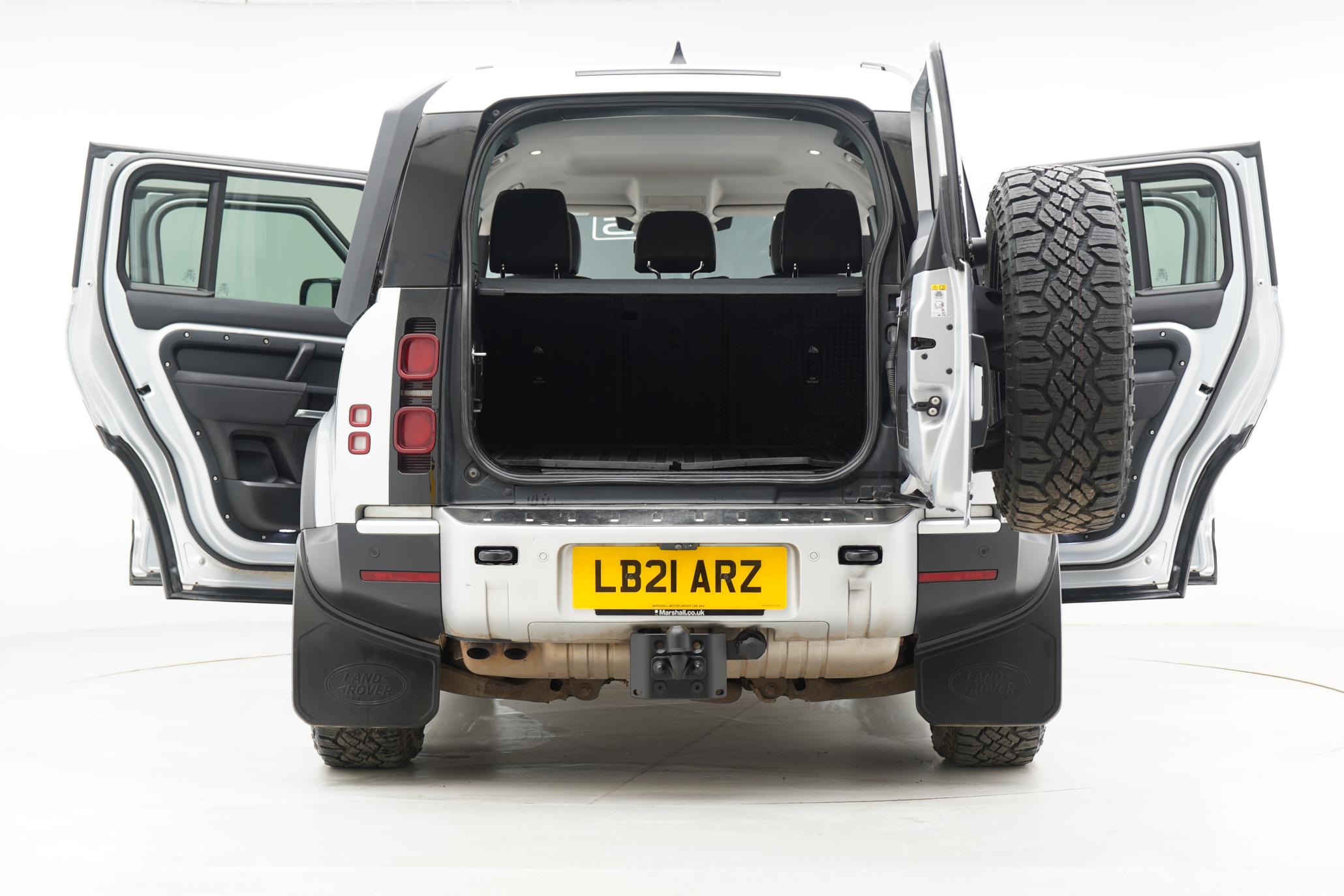 Land Rover Defender 110 2.0 SD4 S SUV 5dr Diesel Auto 4WD Euro 6 (s/s) (240 ps)