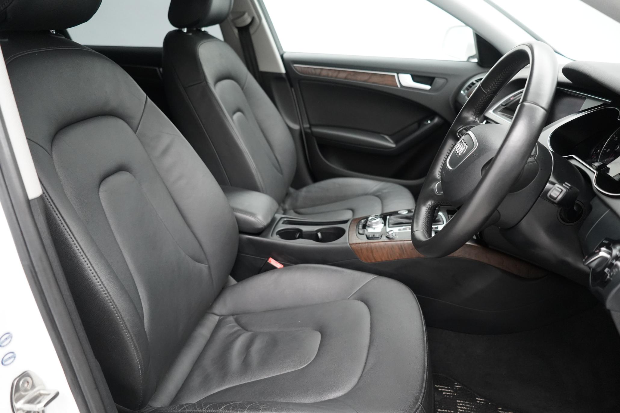 Audi A4 Avant 2.0 TFSI S line Estate 5dr Petrol Multitronic Euro 5 (s/s) (211 ps)