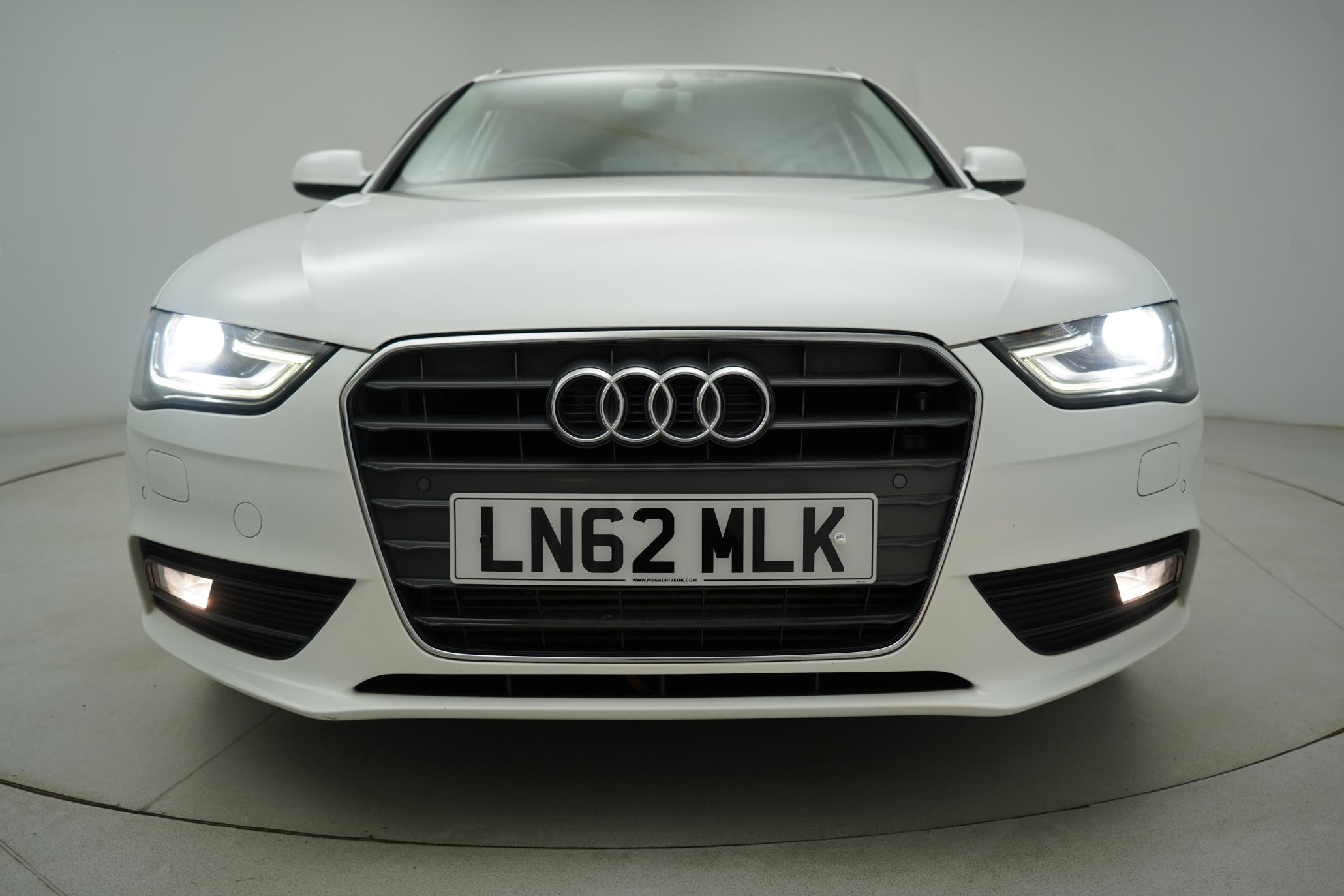 Audi A4 Avant 2.0 TFSI S line Estate 5dr Petrol Multitronic Euro 5 (s/s) (211 ps)