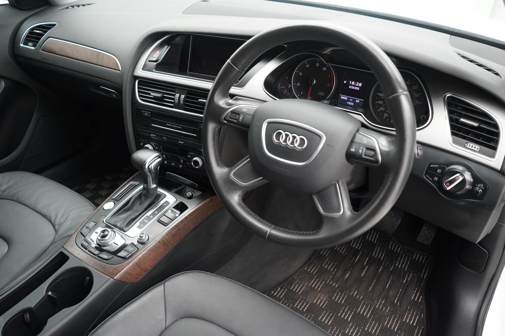 Audi A4 Avant 2.0 TFSI S line Estate 5dr Petrol Multitronic Euro 5 (s/s) (211 ps)