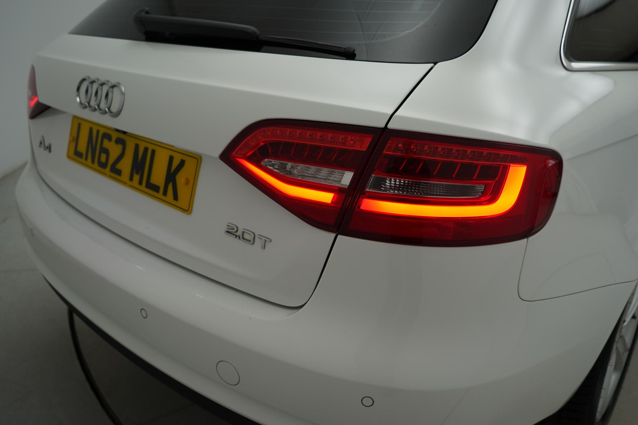 Audi A4 Avant 2.0 TFSI S line Estate 5dr Petrol Multitronic Euro 5 (s/s) (211 ps)