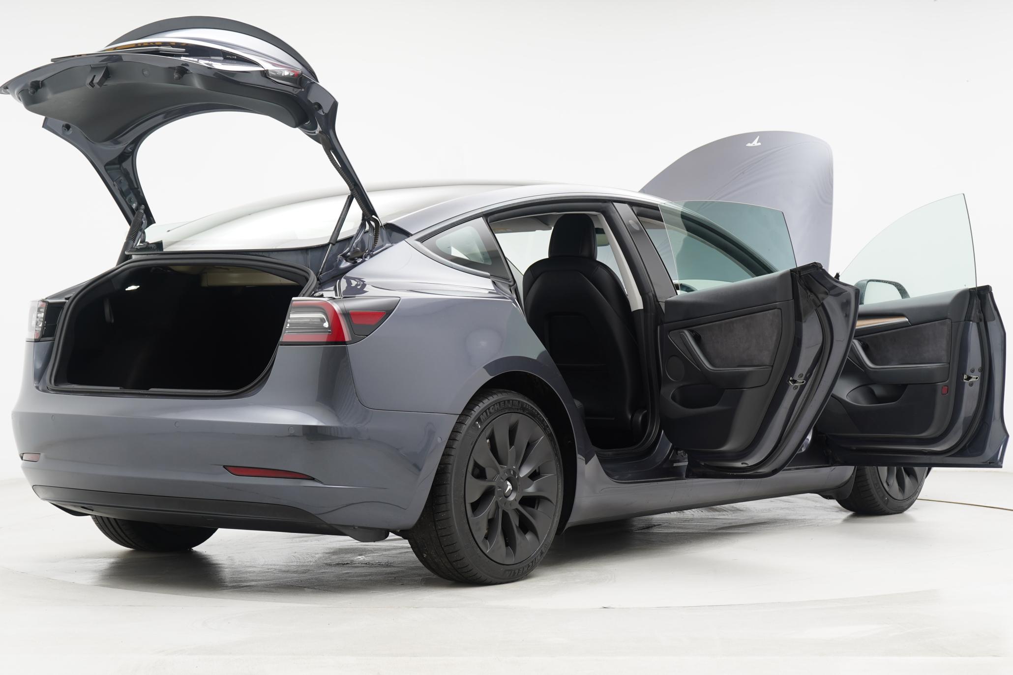 Tesla Model 3 (Dual Motor) Long Range Saloon 4dr Electric Auto 4WDE (346 ps)