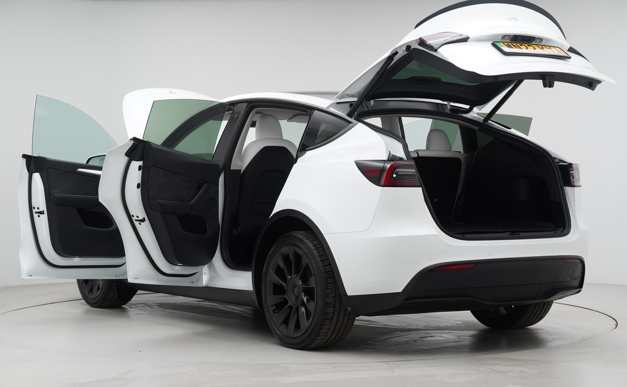 Tesla Model Y (Dual Motor) Long Range SUV 5dr Electric Auto 4WDE (384 bhp)