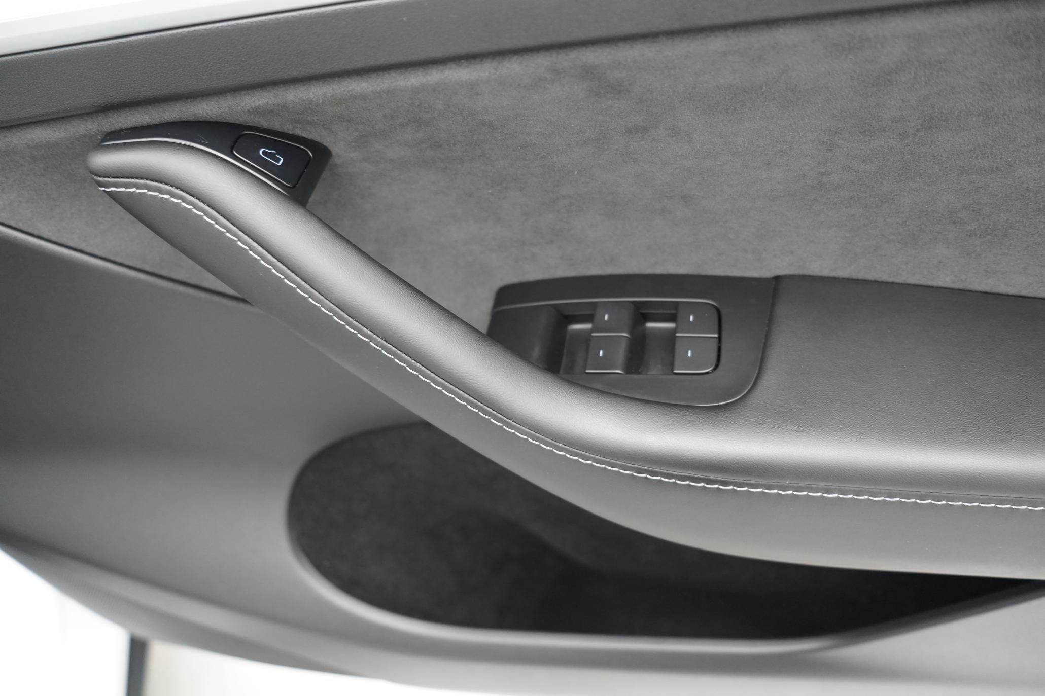 Tesla Model Y (Dual Motor) Long Range SUV 5dr Electric Auto 4WDE (384 bhp)