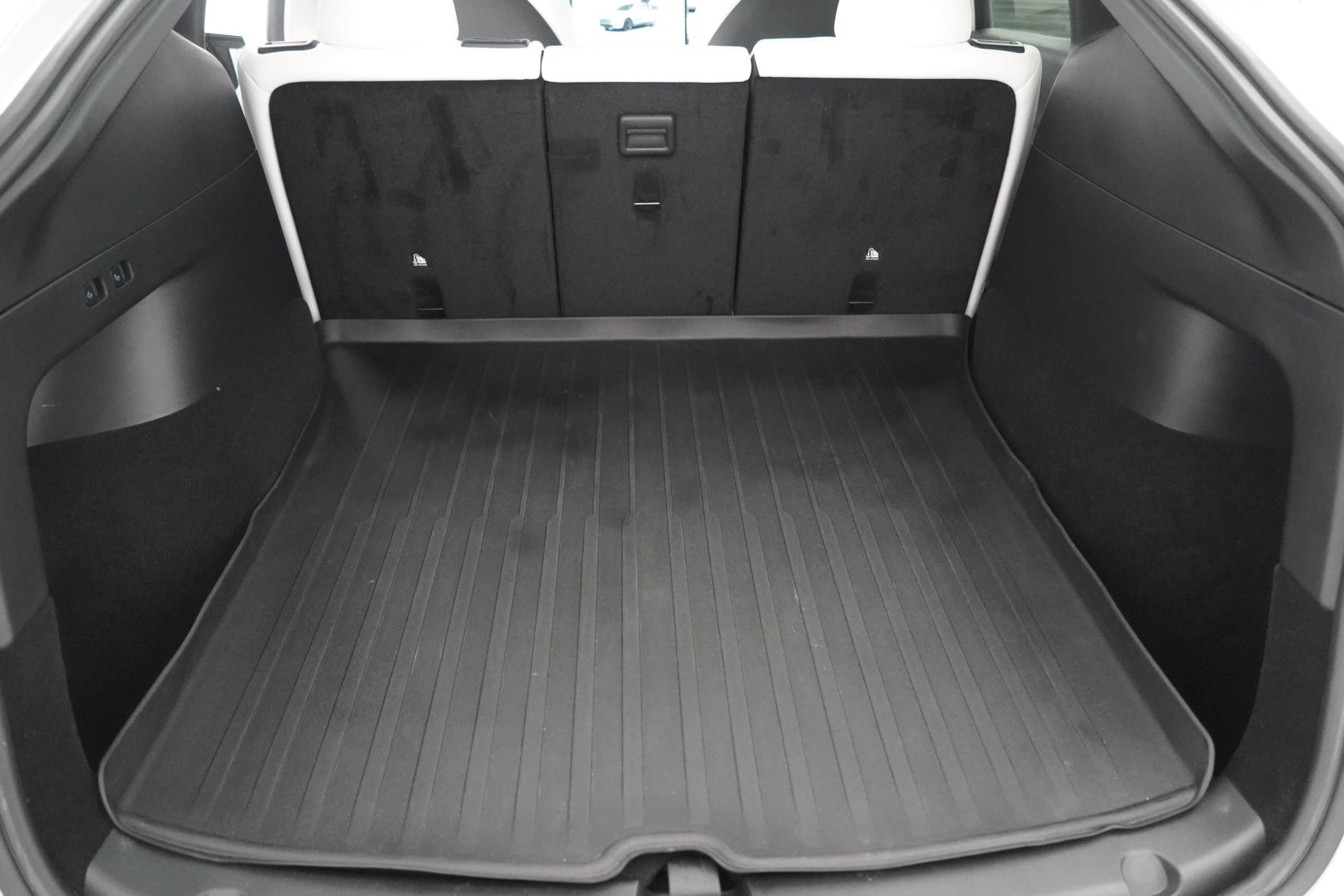 Tesla Model Y (Dual Motor) Long Range SUV 5dr Electric Auto 4WDE (384 bhp)
